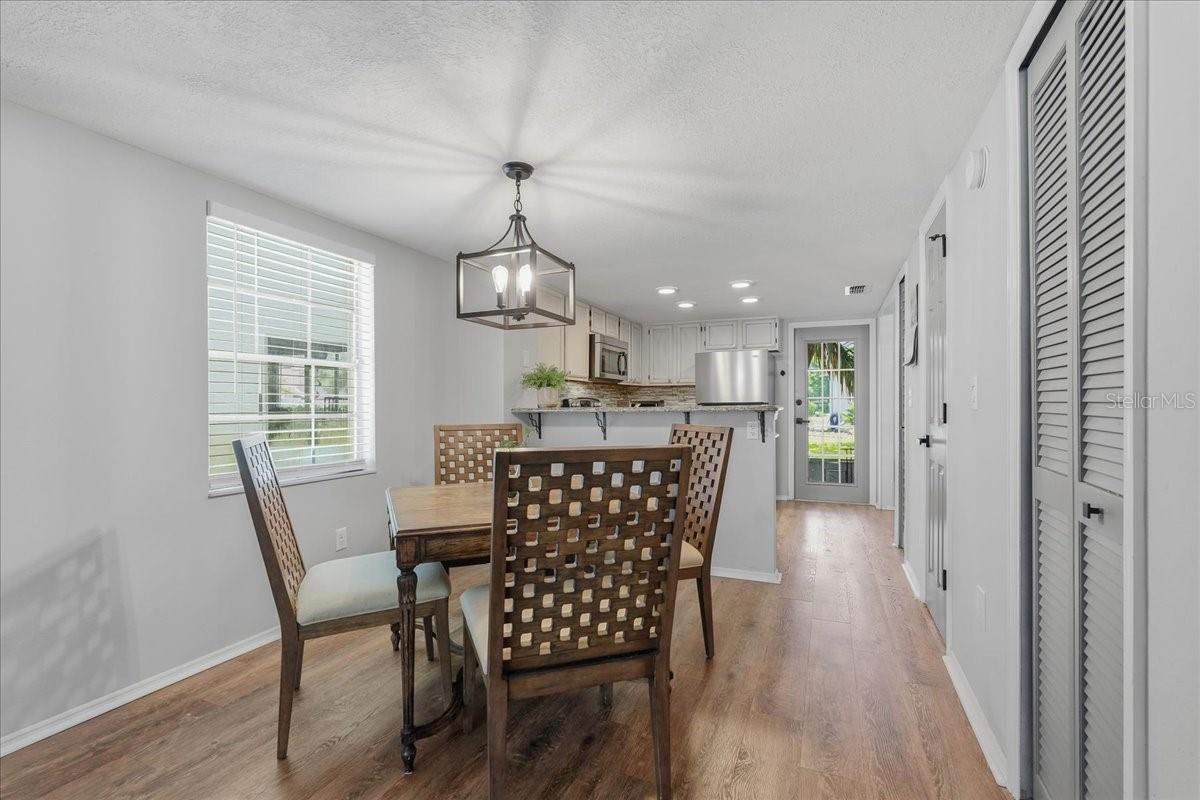 2120 Fletchers Point Cir Property Photo 6
