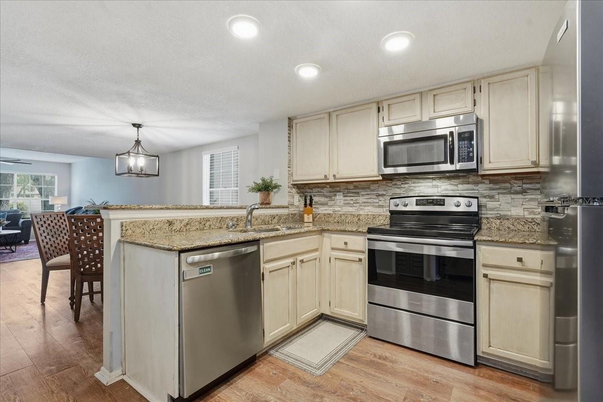 2120 Fletchers Point Cir Property Photo 7