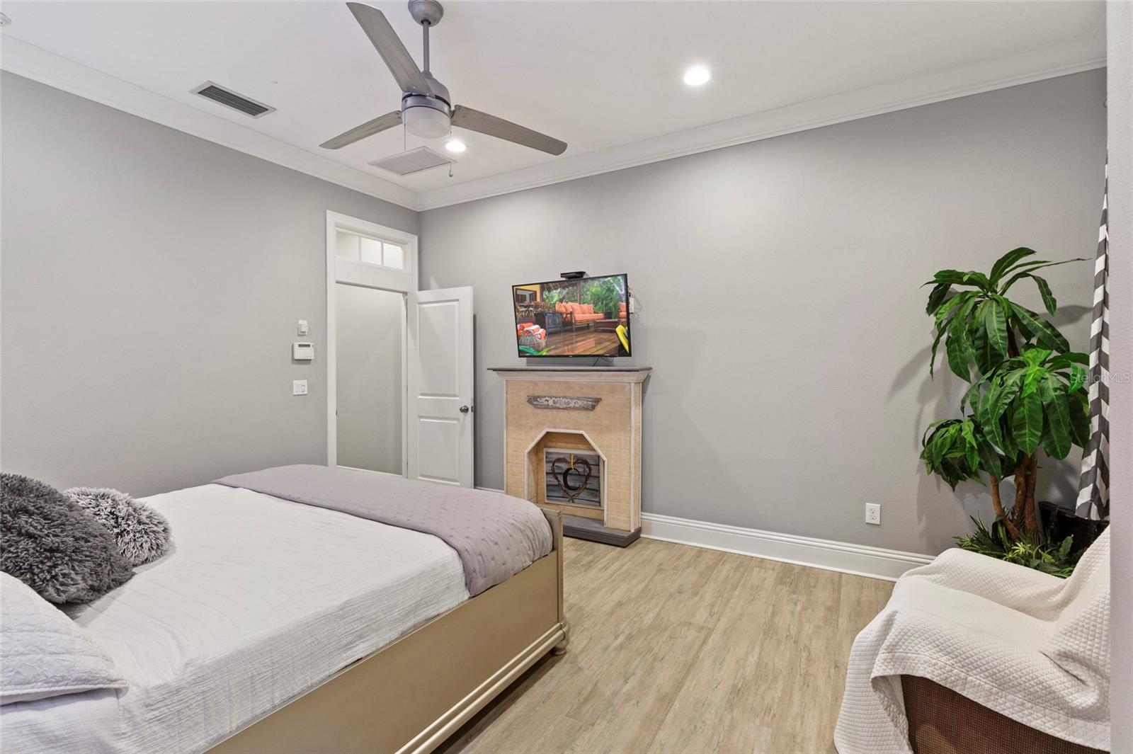 15710 Colding Loop Property Photo 14