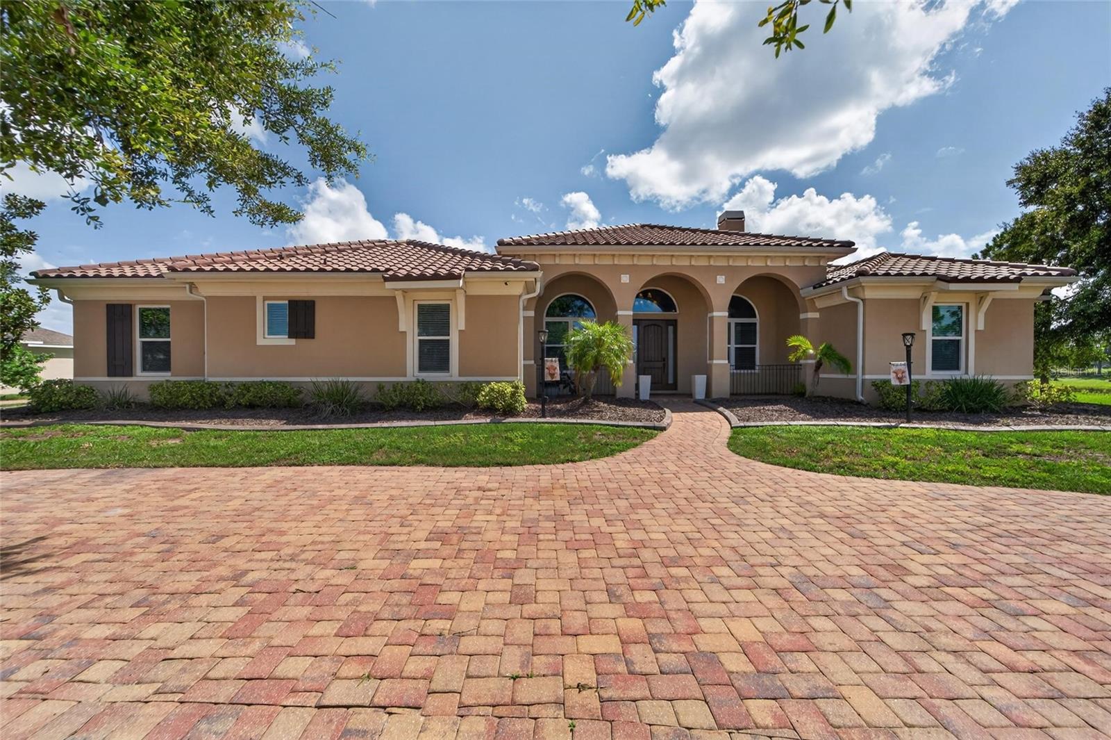 5207 Lake Venice Dr Property Photo 1