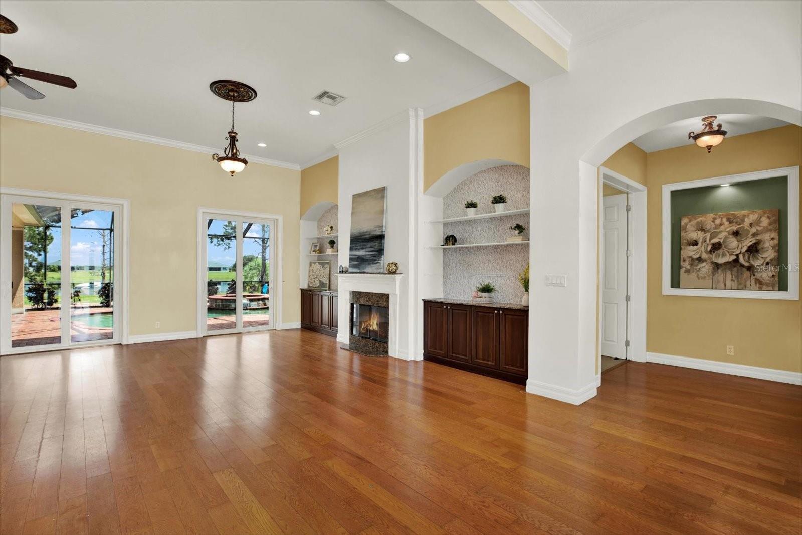 5207 Lake Venice Dr Property Photo 6