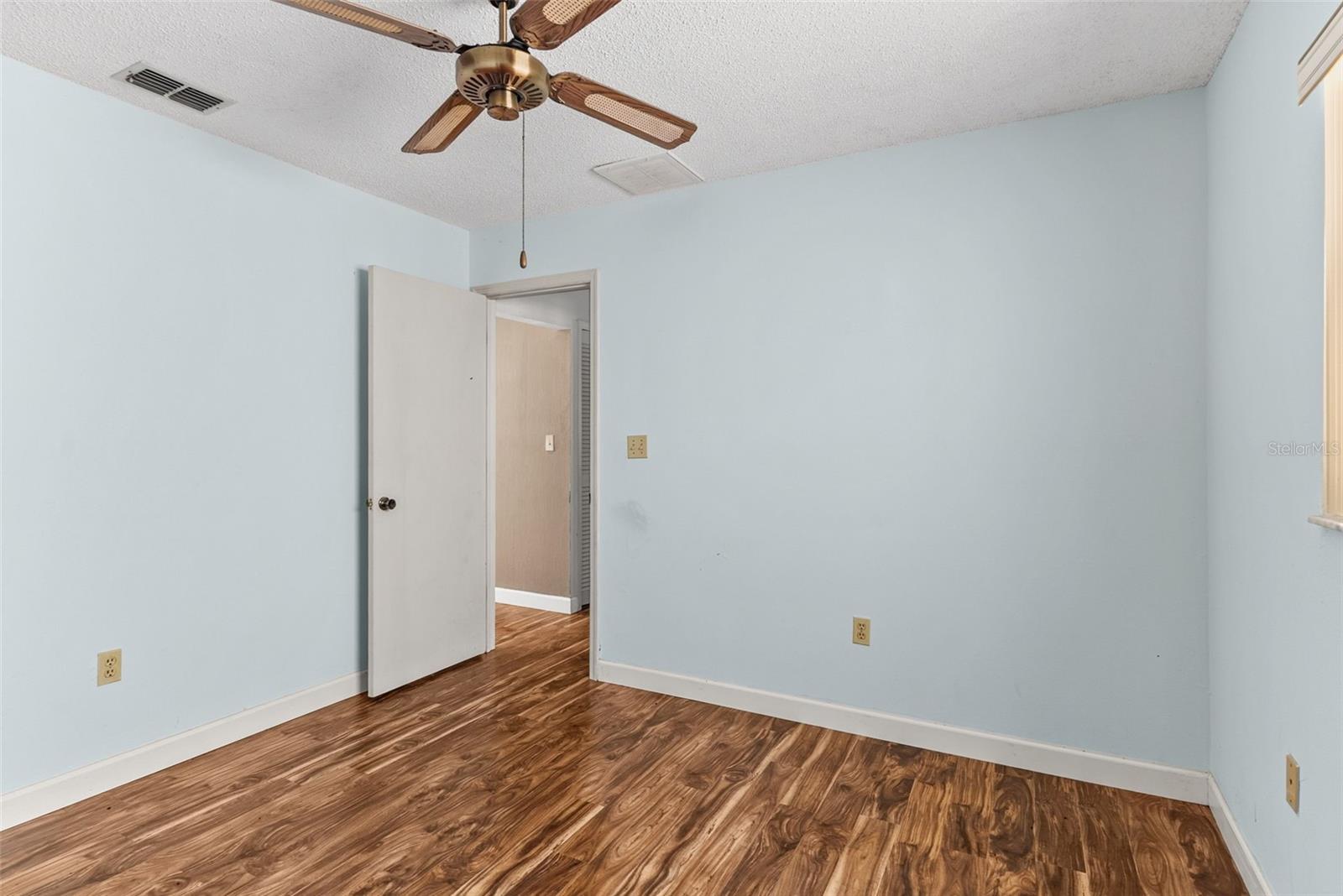 436 Manor Blvd Property Photo 16