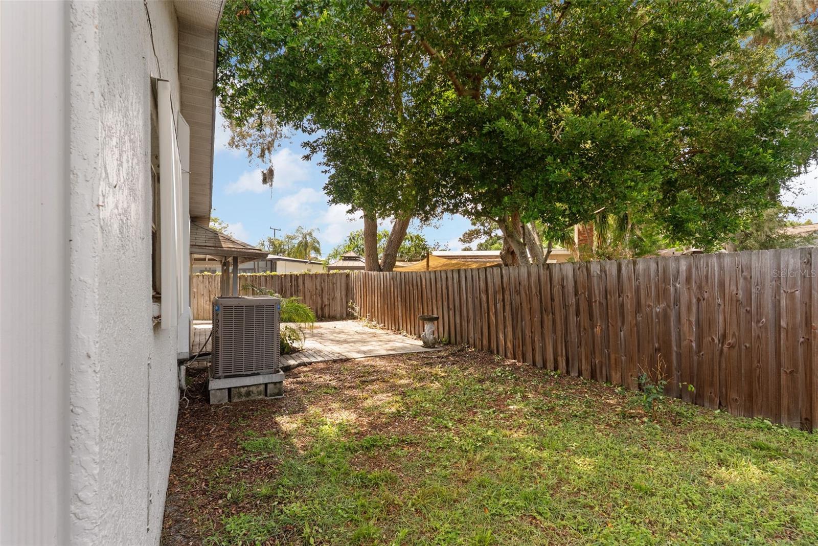 436 Manor Blvd Property Photo 24