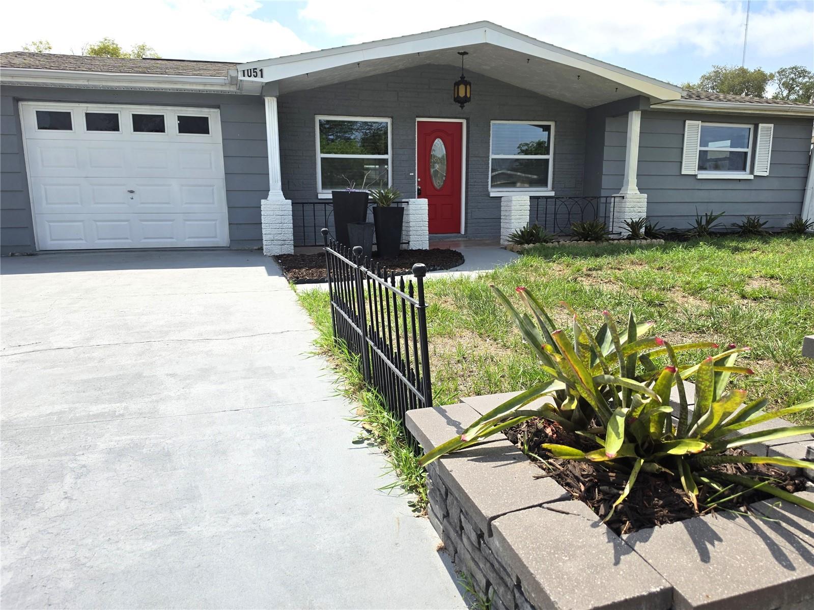 1051 Maybury Dr Property Photo 1