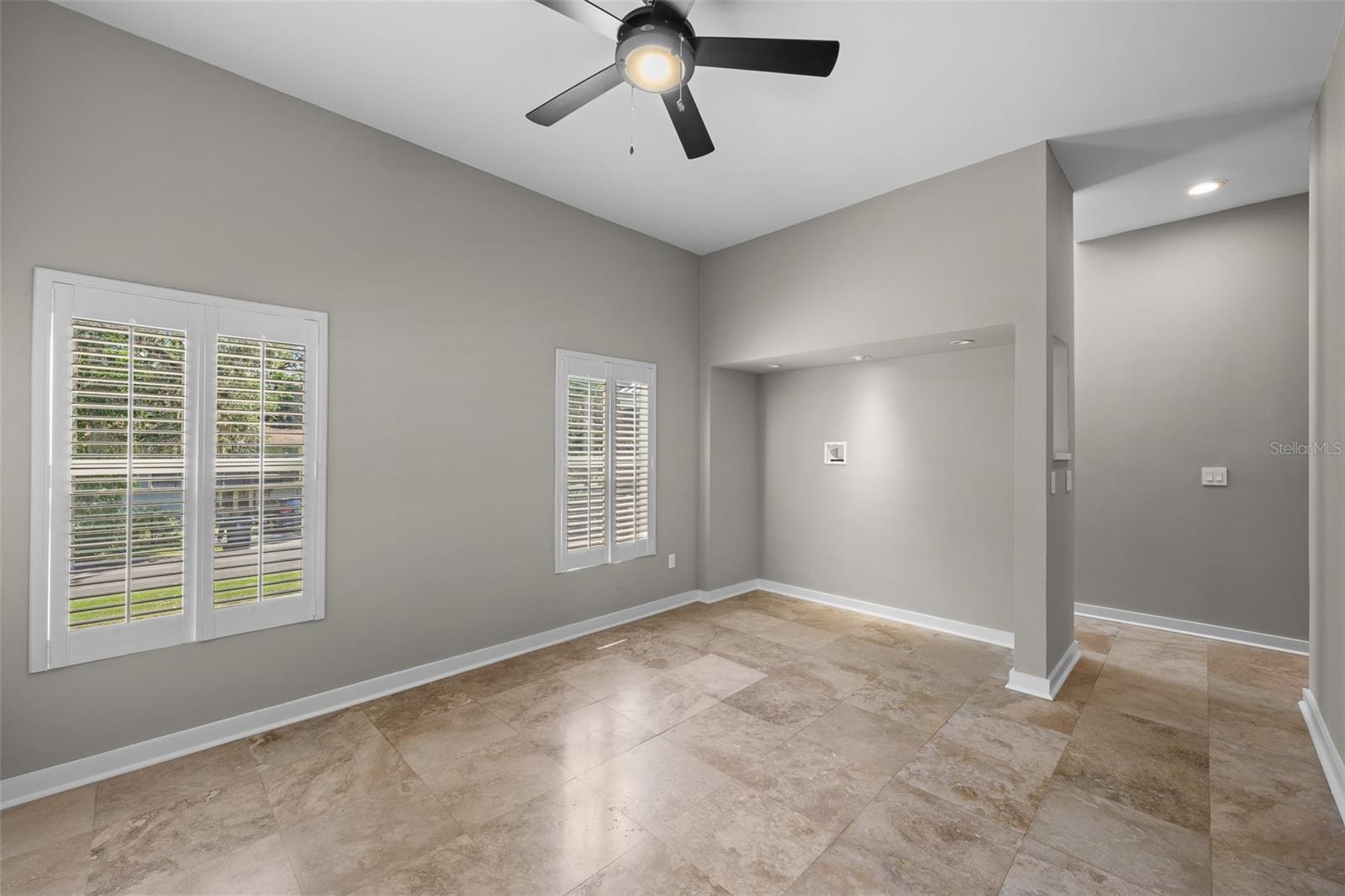 1513 E Park Cir Property Photo 19