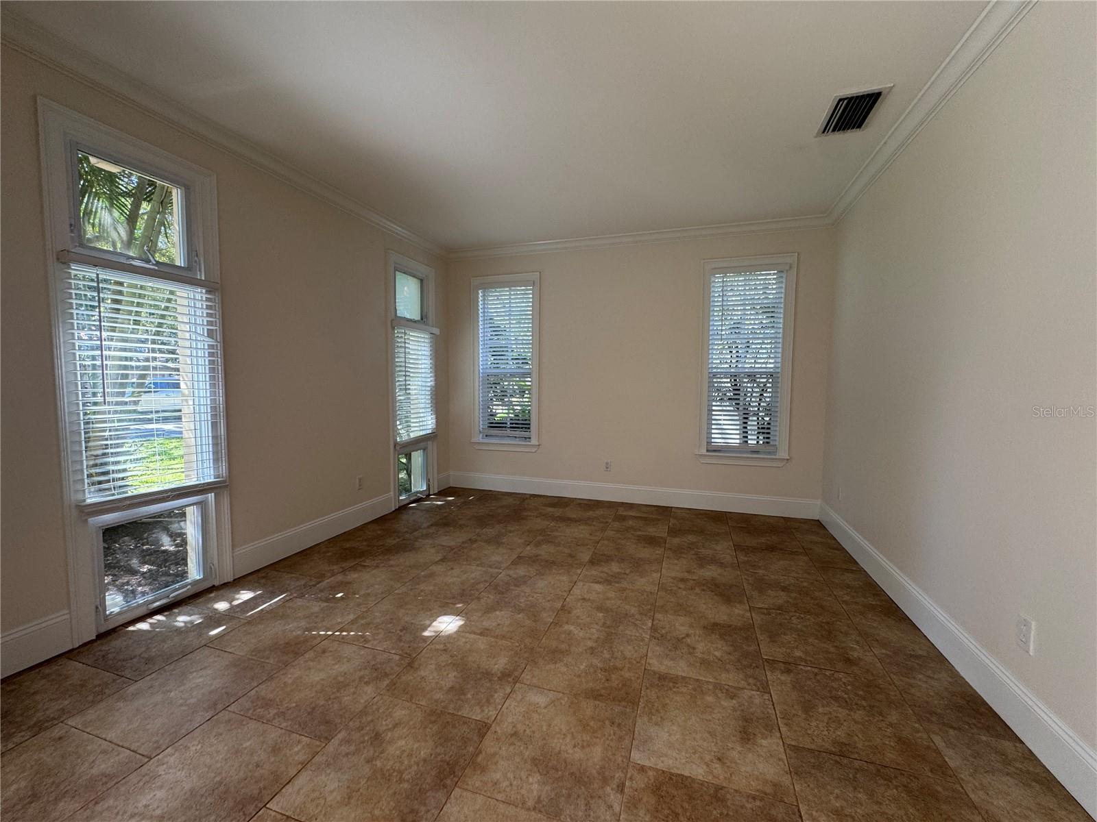3103 W Waverly Ave Property Photo 24