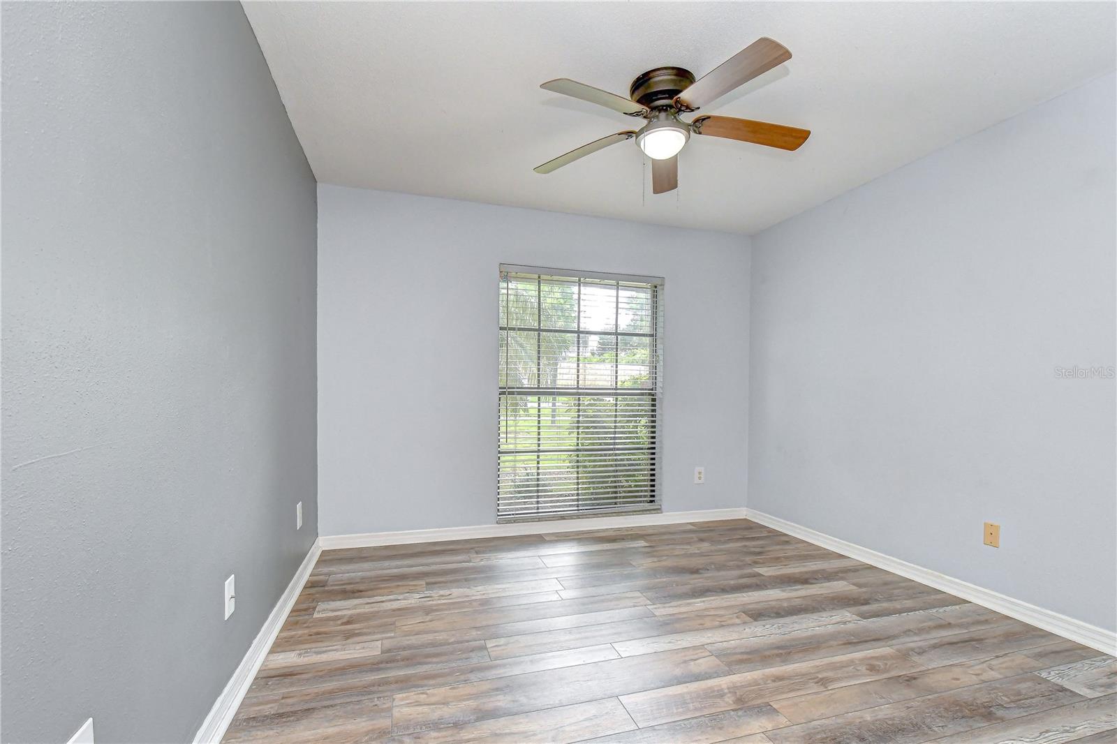 1101 Oakridge Manor Dr Property Photo 19