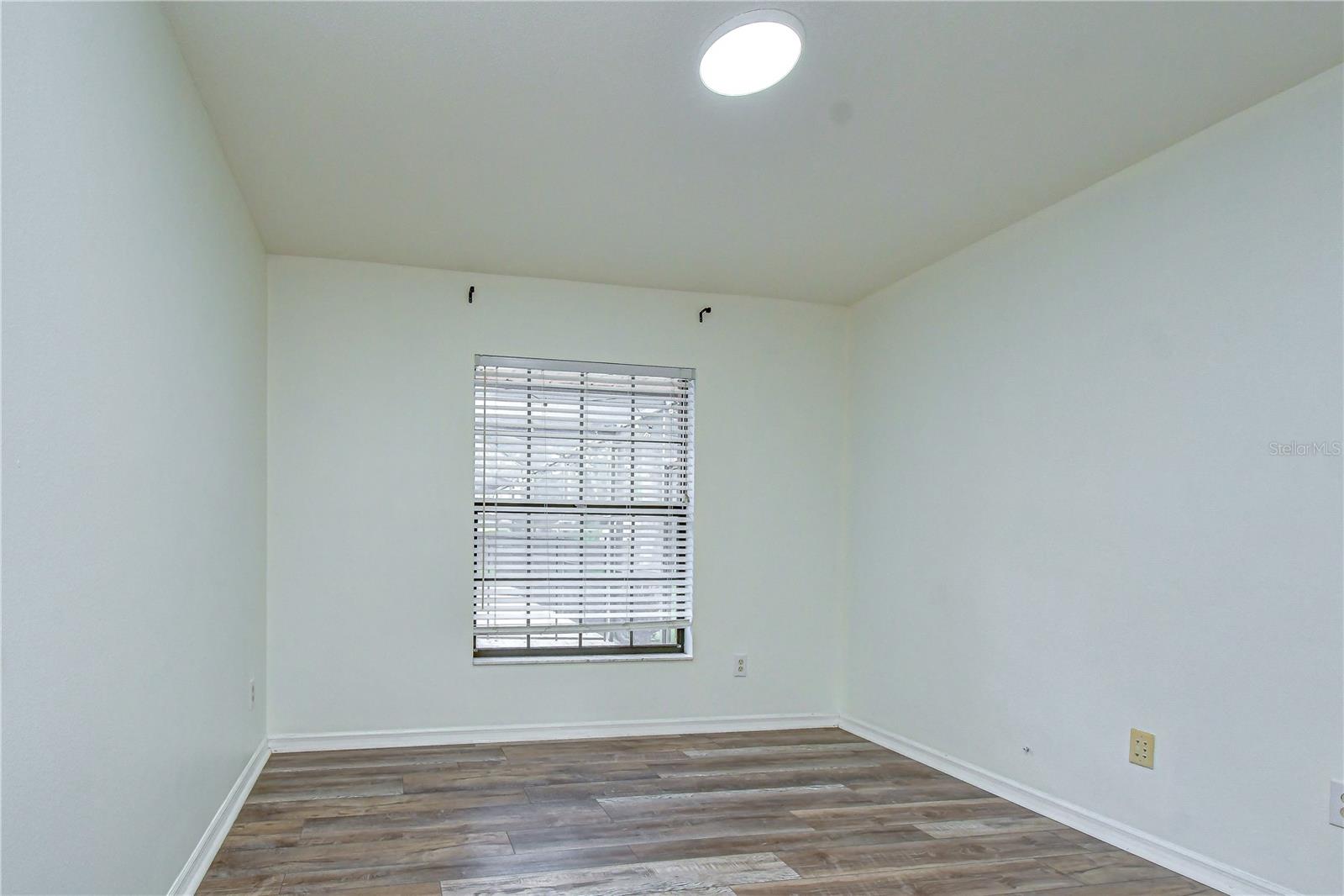 1101 Oakridge Manor Dr Property Photo 21