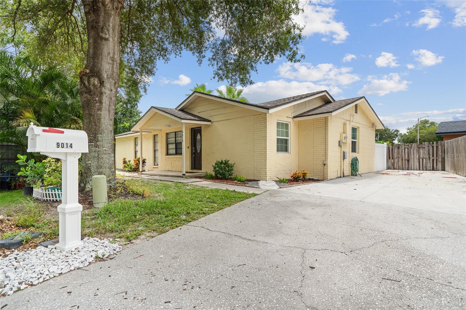9014 Wheathill Way Property Photo 1