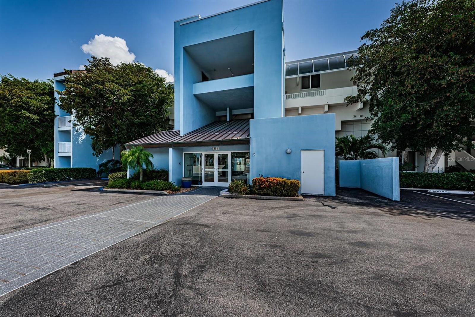 5151 ISLA KEY BLVD S #220 Property Photo 1