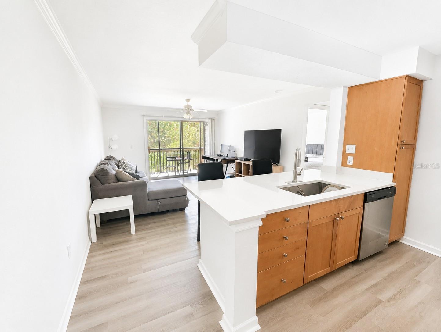 2500 Winding Creek Blvd #e208 Property Photo 4