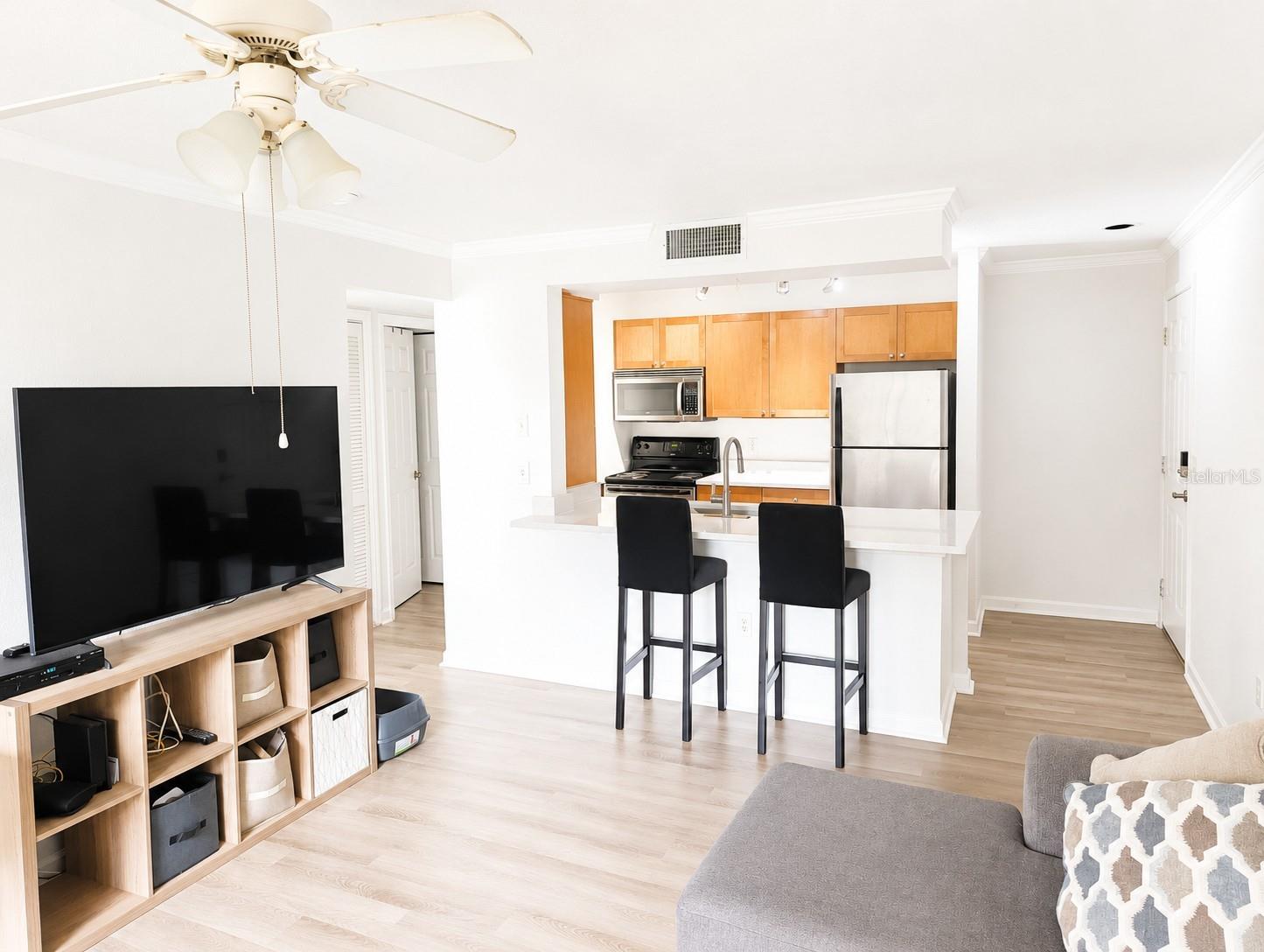 2500 Winding Creek Blvd #e208 Property Photo 5