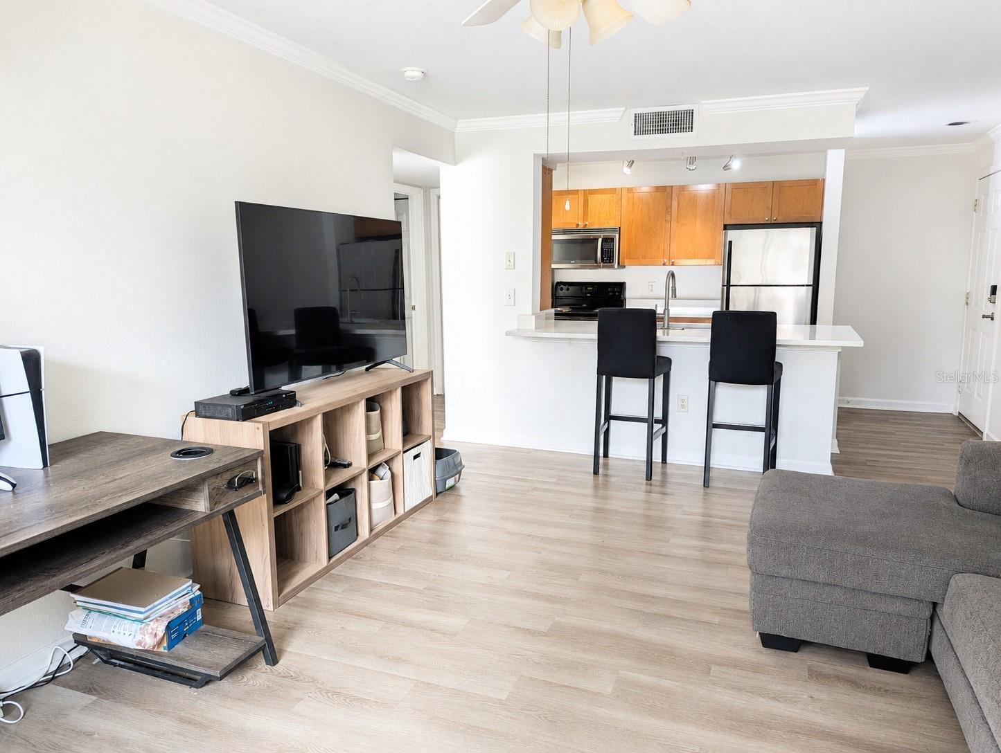 2500 Winding Creek Blvd #e208 Property Photo 8