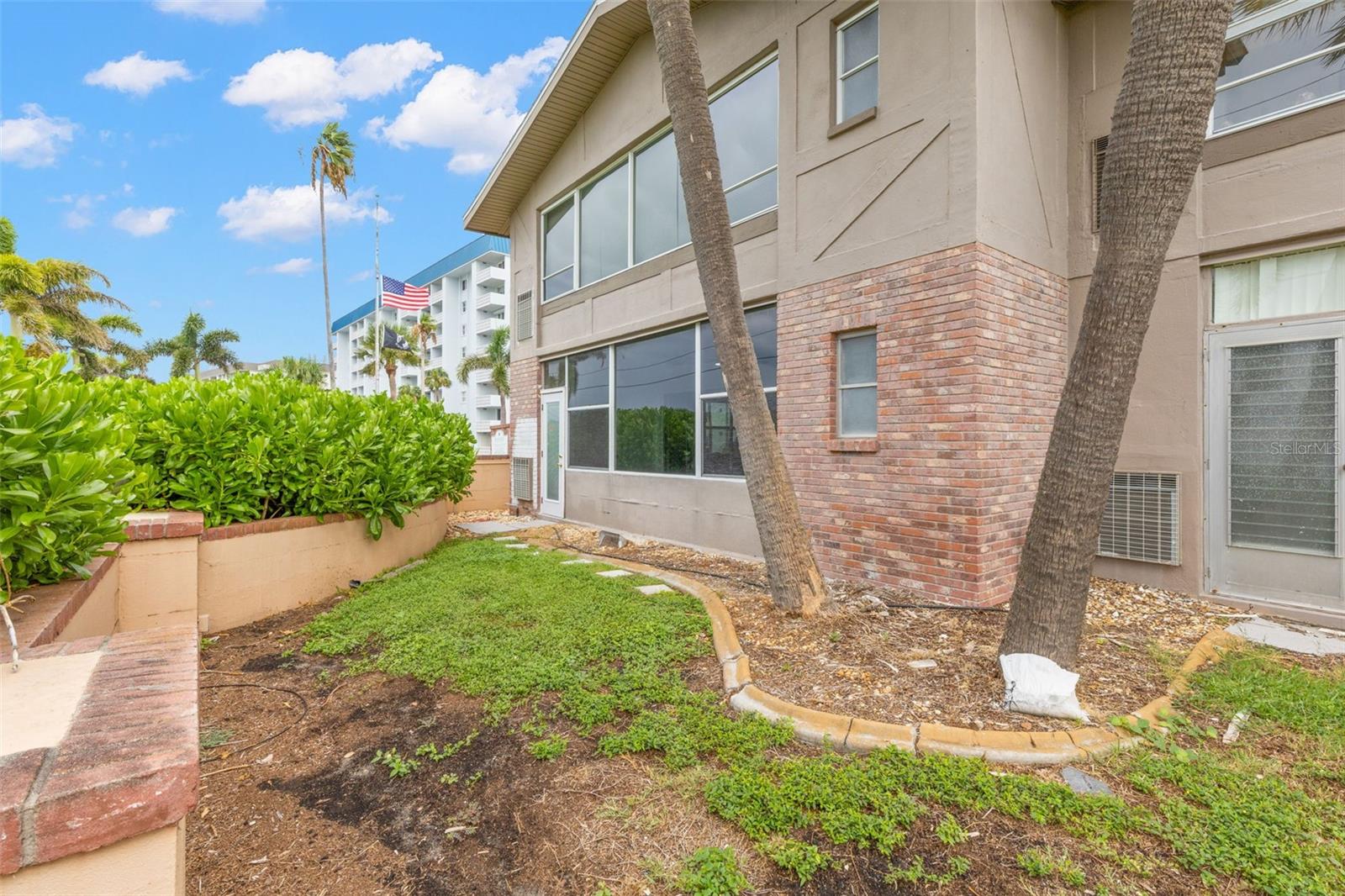 2 Causeway Blvd #101 Property Photo 2
