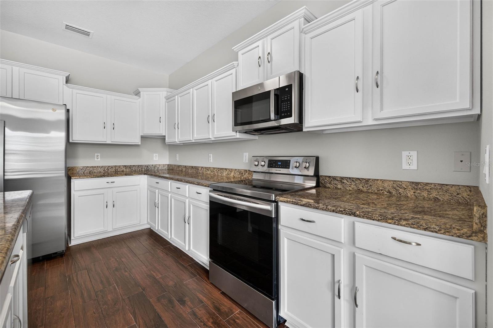 14013 Hollow Leaf Pl Property Photo 6