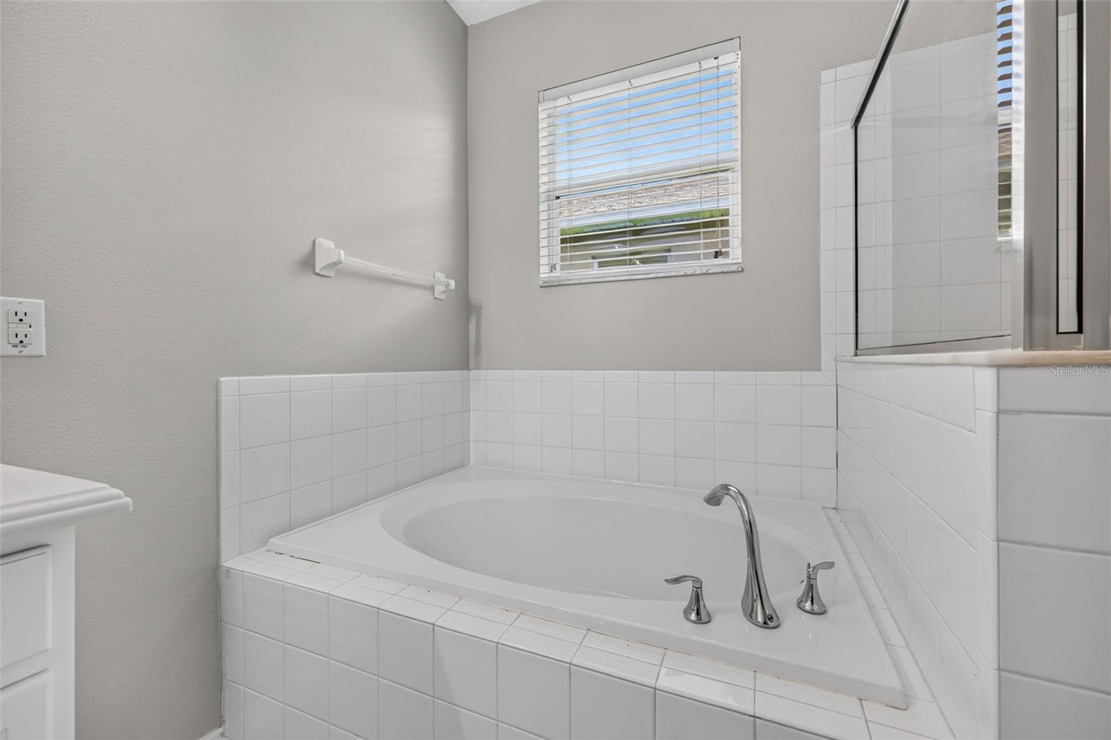 14013 Hollow Leaf Pl Property Photo 14