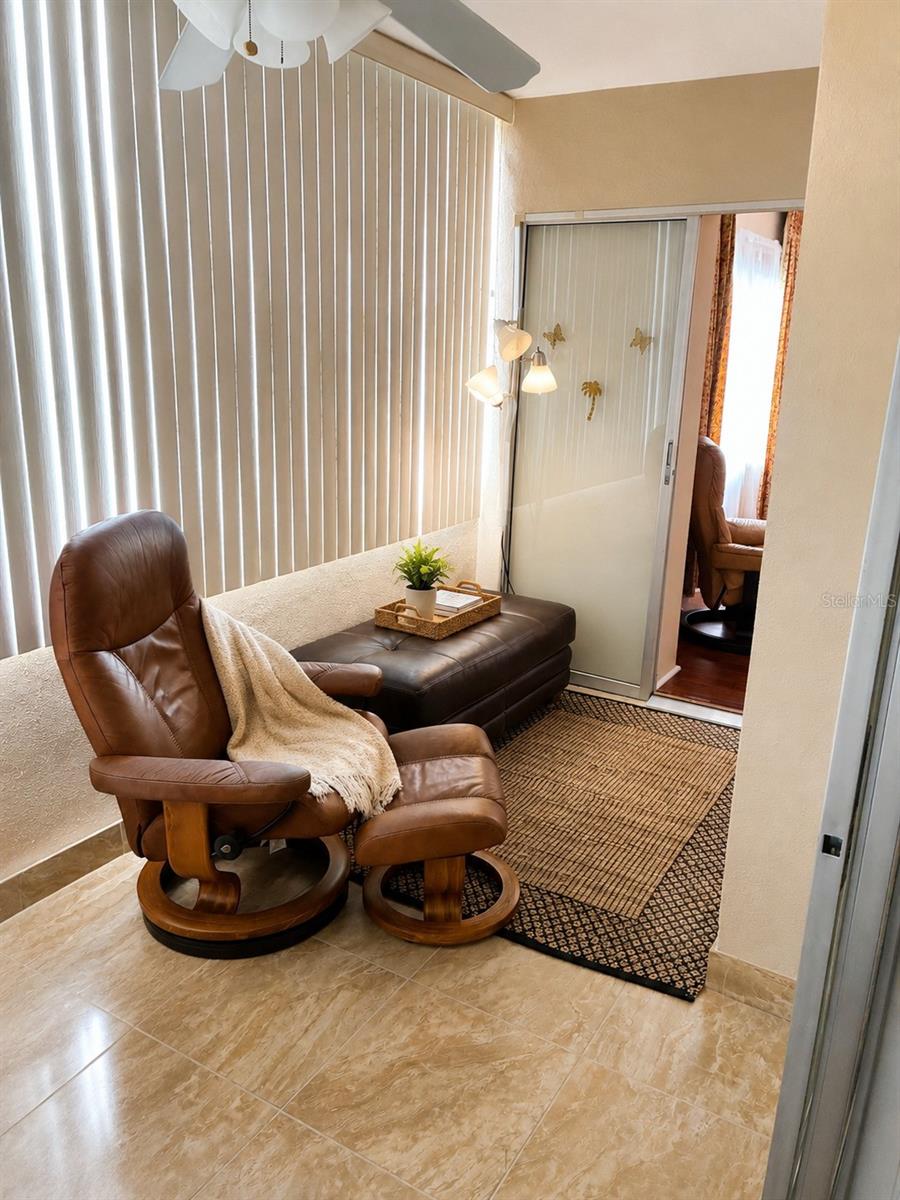 4575 Cove Cir #506 Property Photo 5