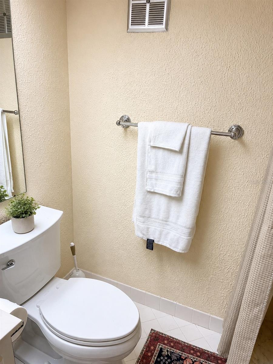 4575 Cove Cir #506 Property Photo 7