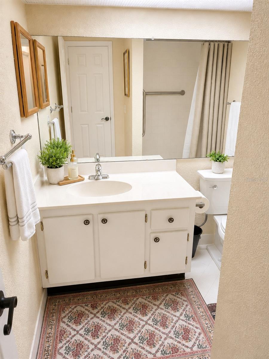 4575 Cove Cir #506 Property Photo 8