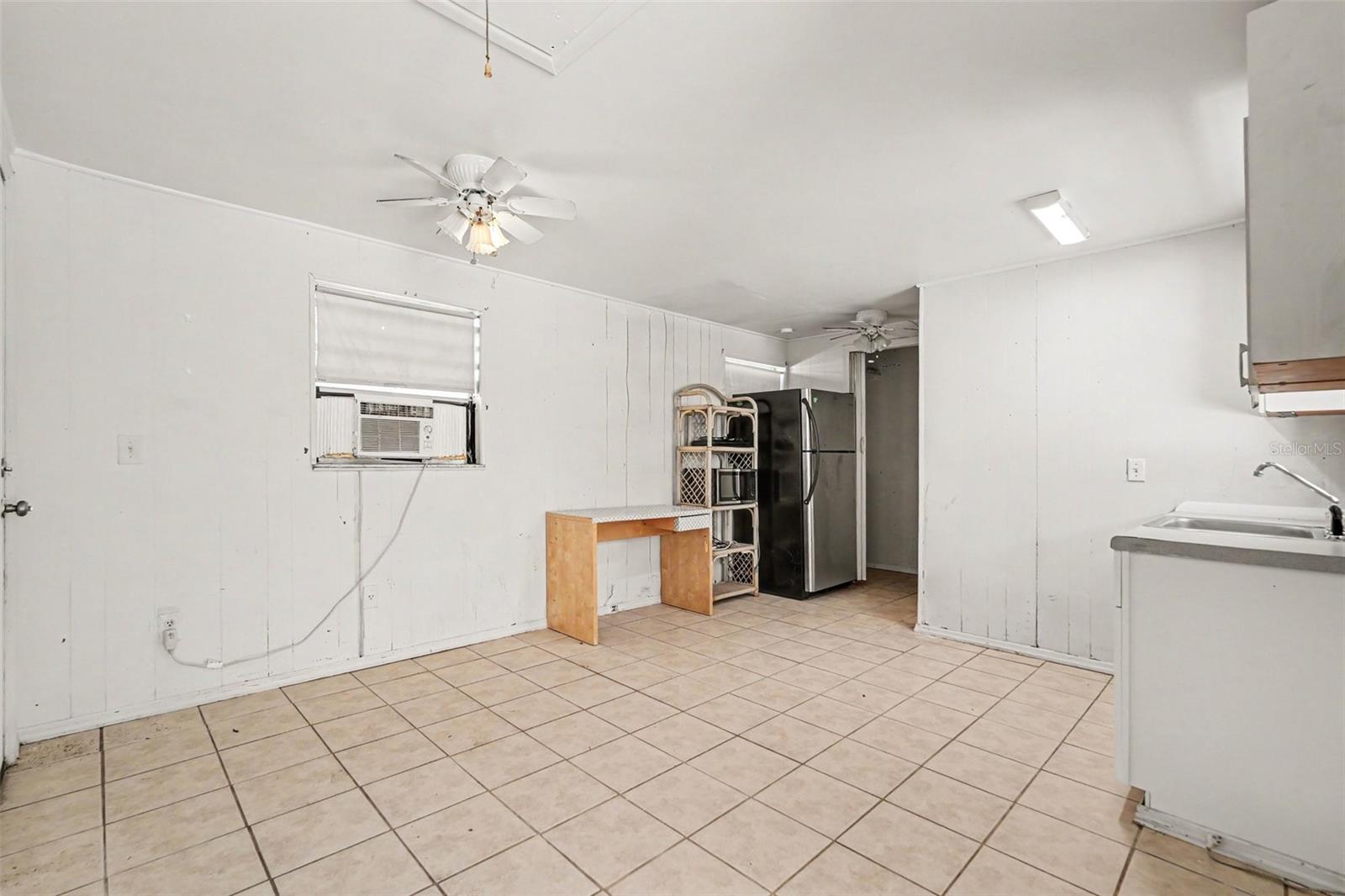6006 N Hubert Ave Property Photo 15