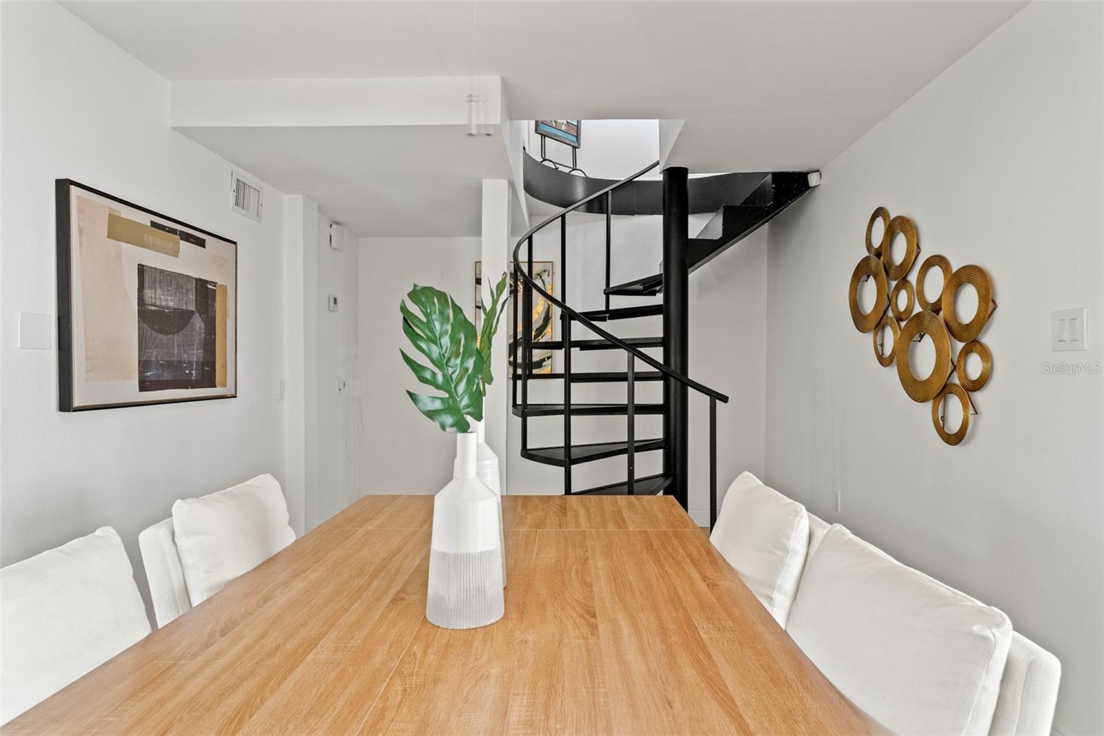 906 W Henry Ave Property Photo 32