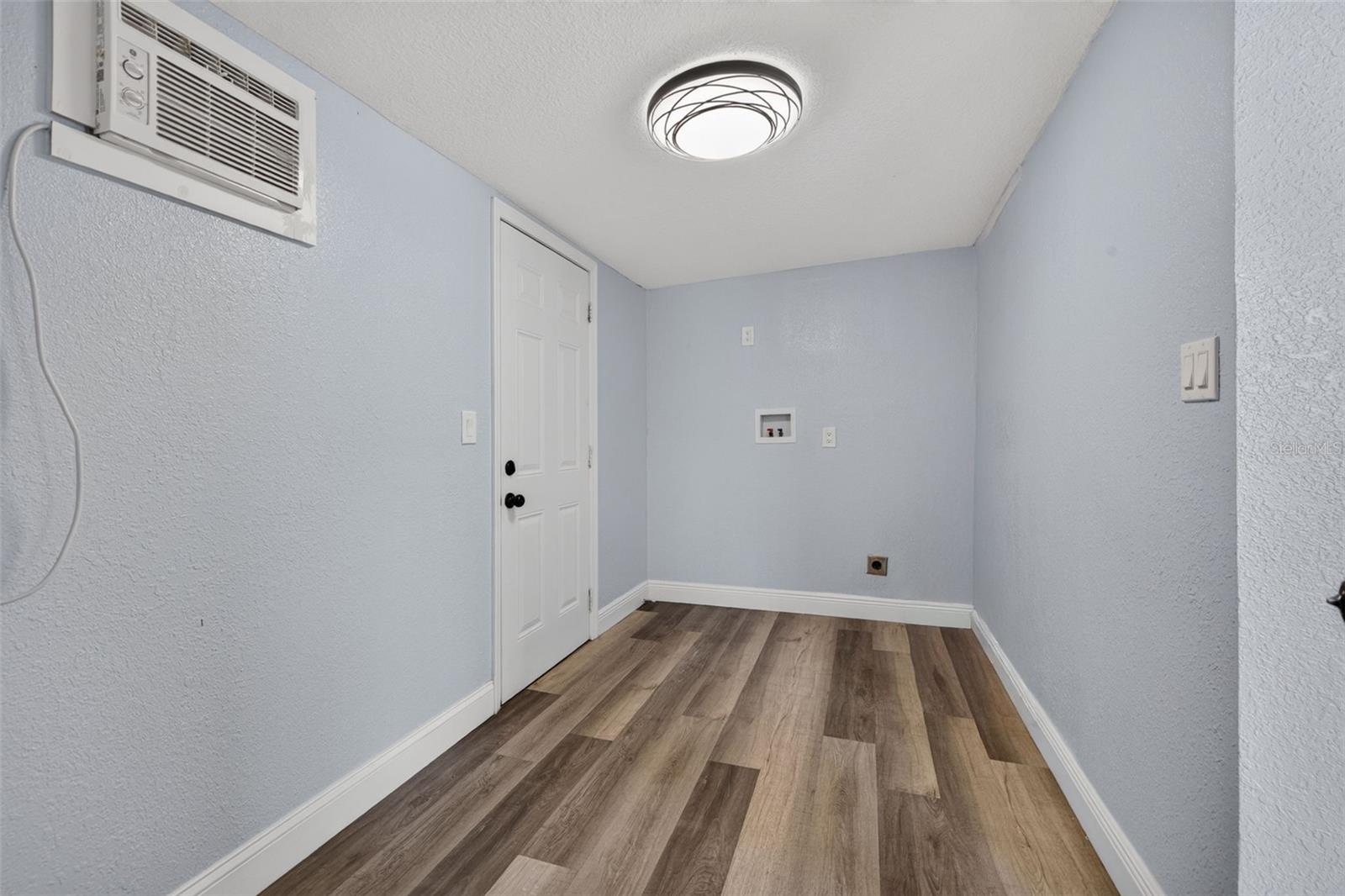 6462 Sealawn Dr Property Photo 18