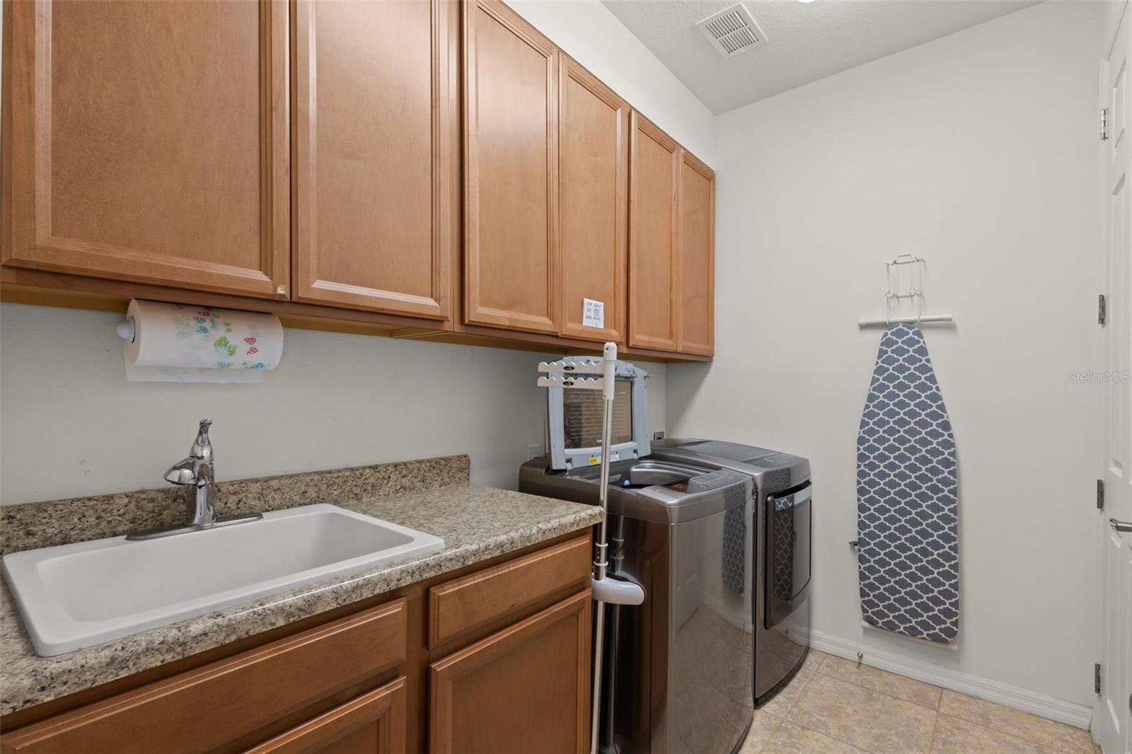 1584 Virginia Willow Dr Property Photo 27