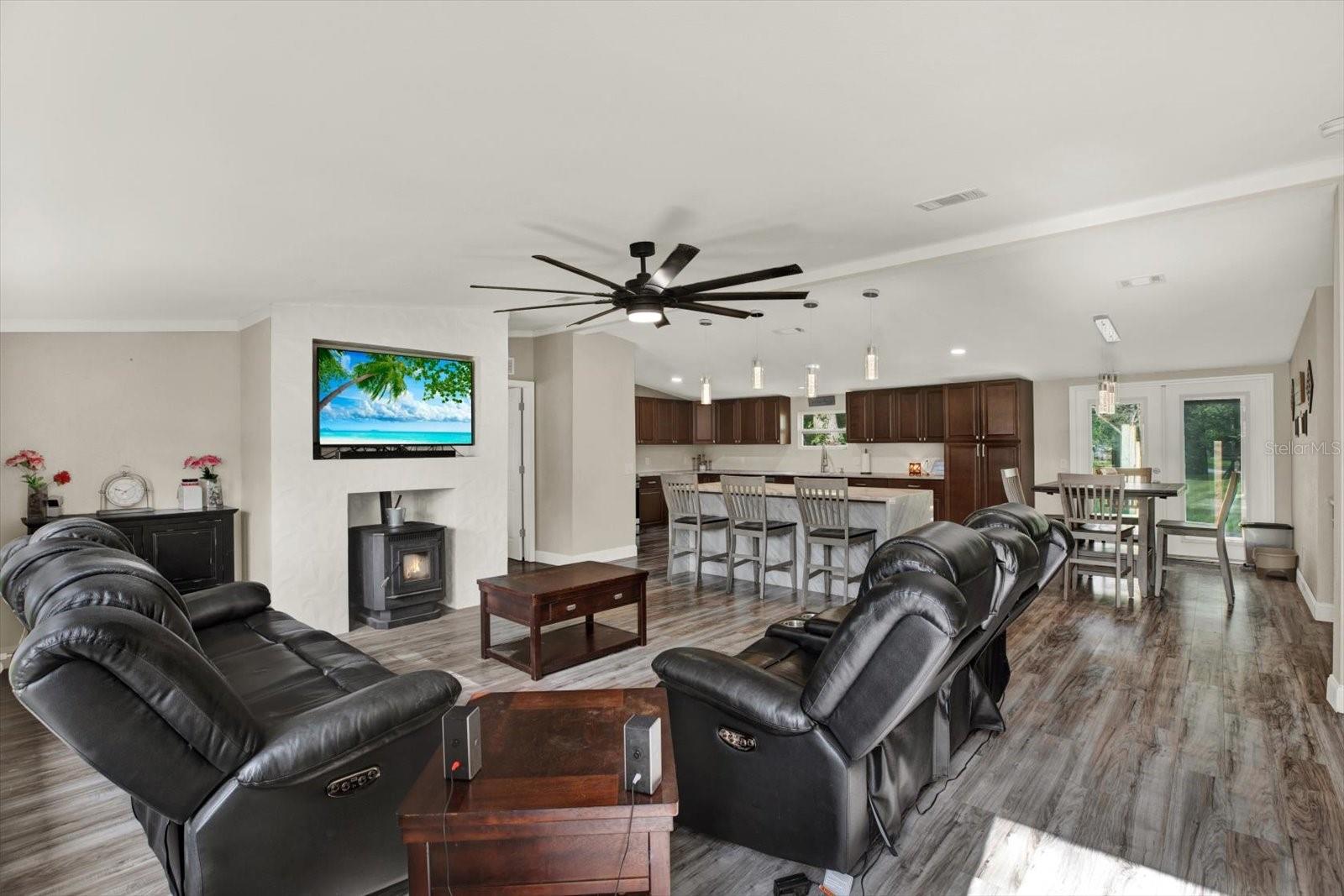 13611 Mcintosh Dr Property Photo 4