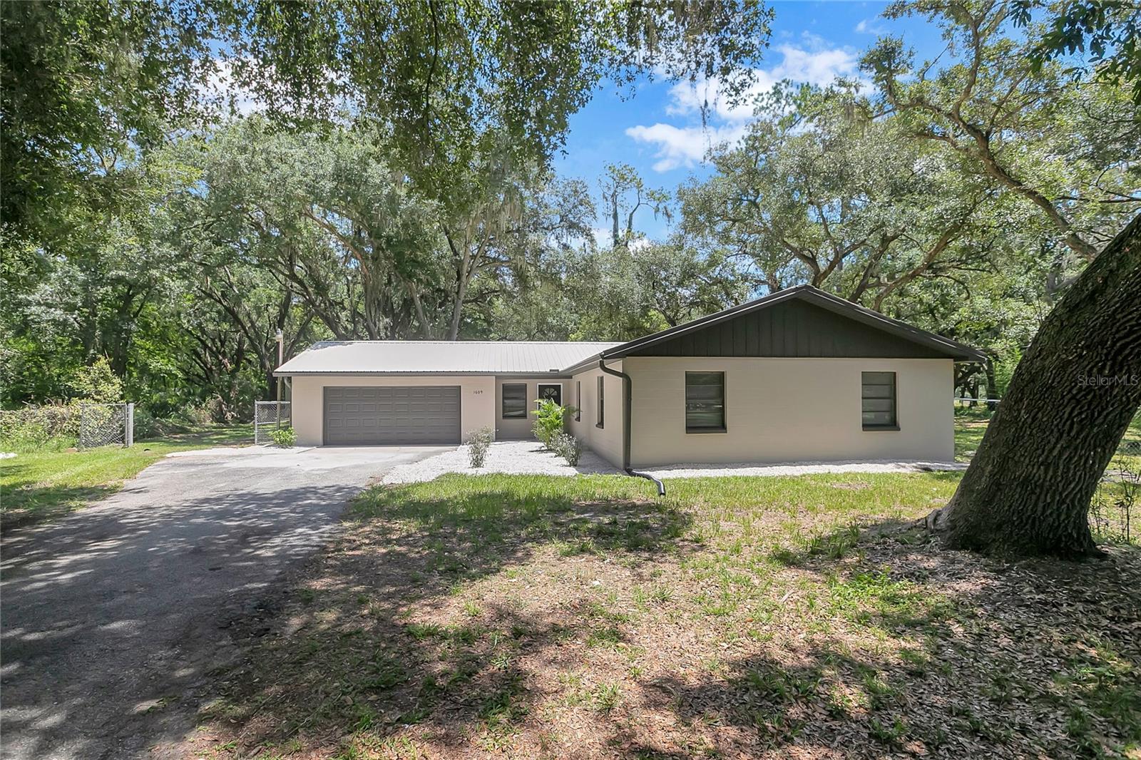 1609 ITCHEPACKESASSA DR Property Photo 1