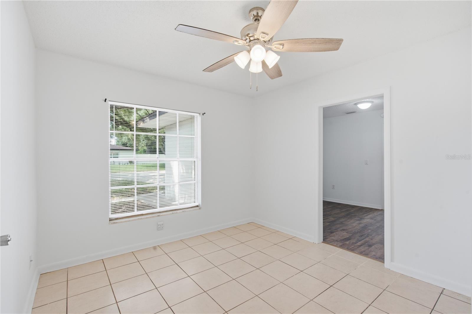 604 Royal Crest Dr Property Photo 12