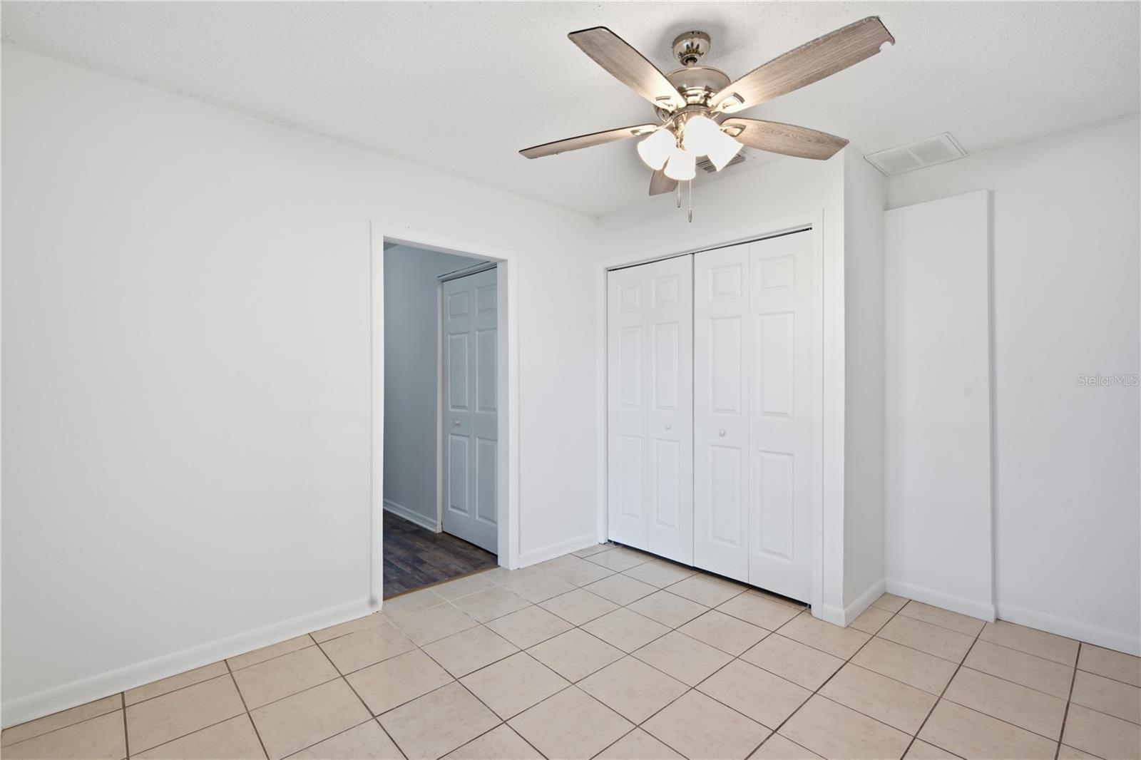 604 Royal Crest Dr Property Photo 13