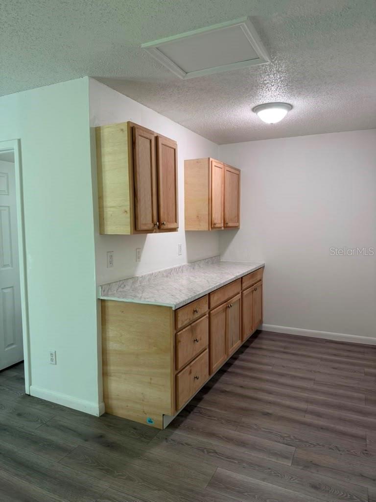 604 Royal Crest Dr Property Photo 42