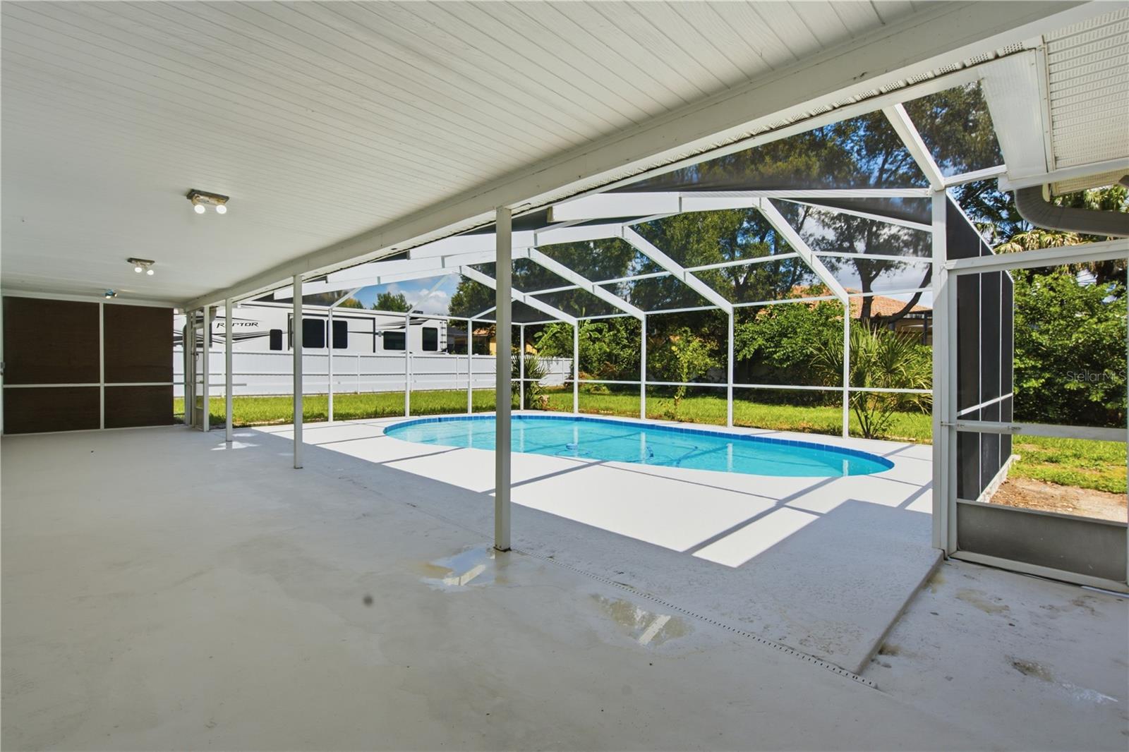 604 Royal Crest Dr Property Photo 44
