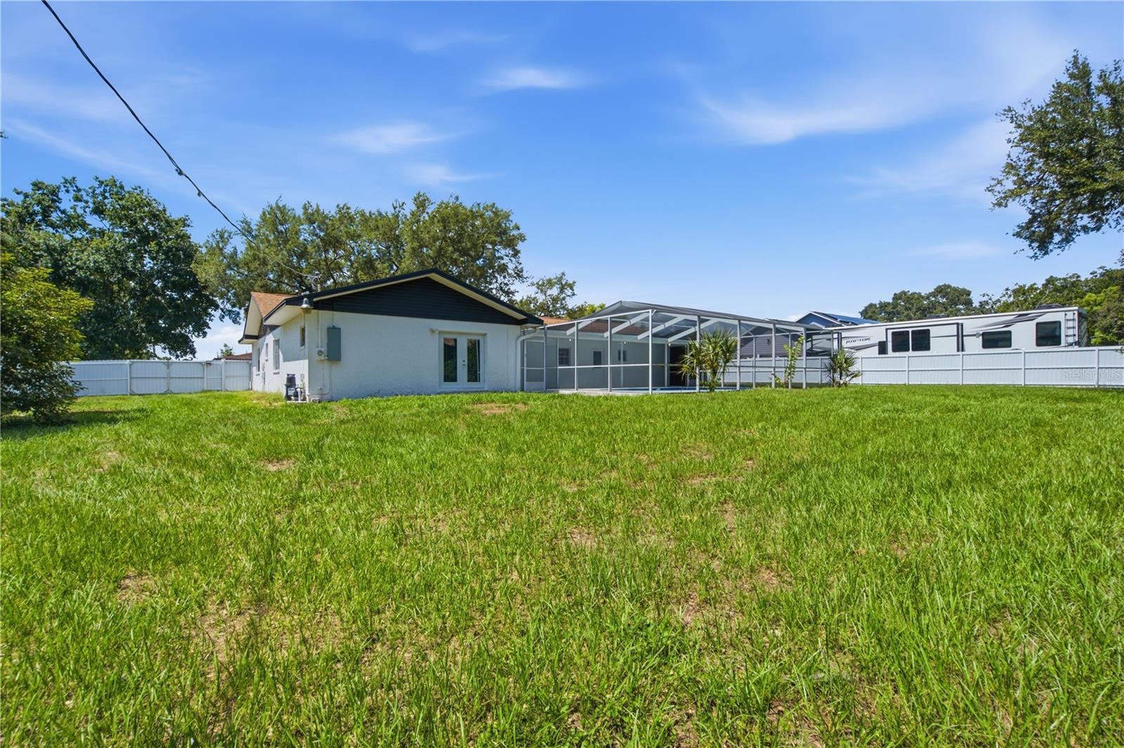 604 Royal Crest Dr Property Photo 47