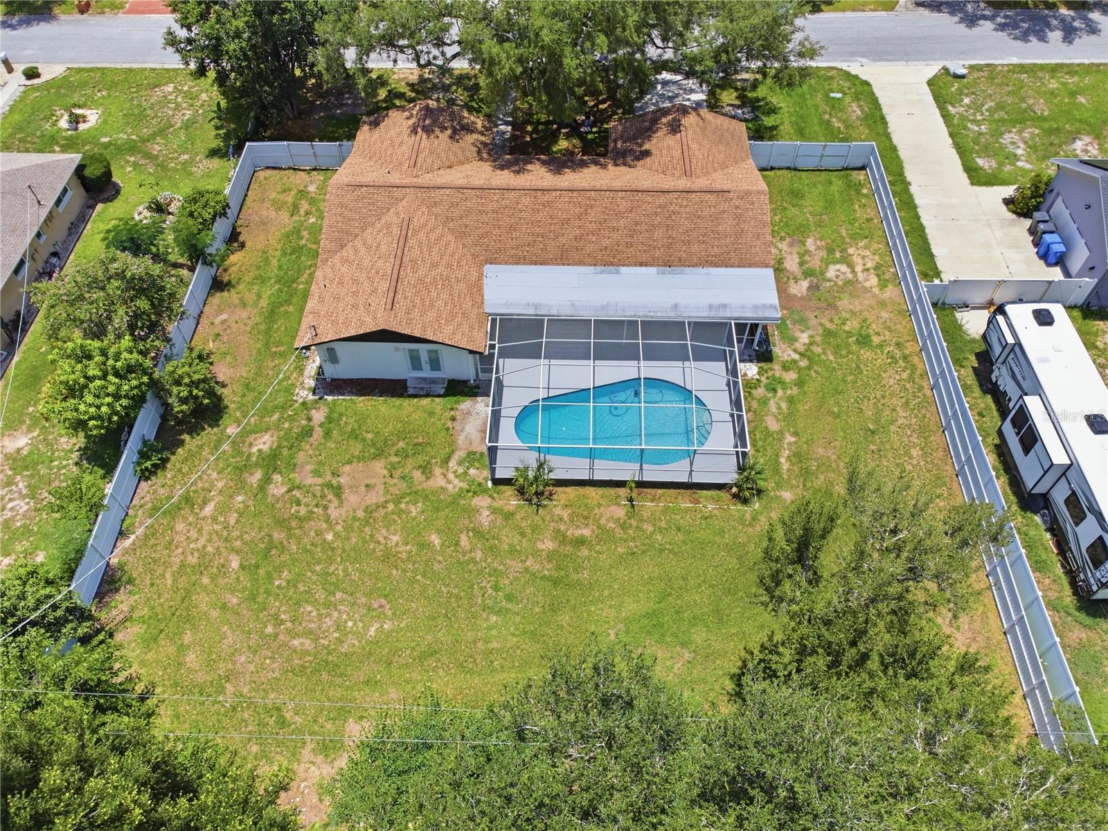 604 Royal Crest Dr Property Photo 53