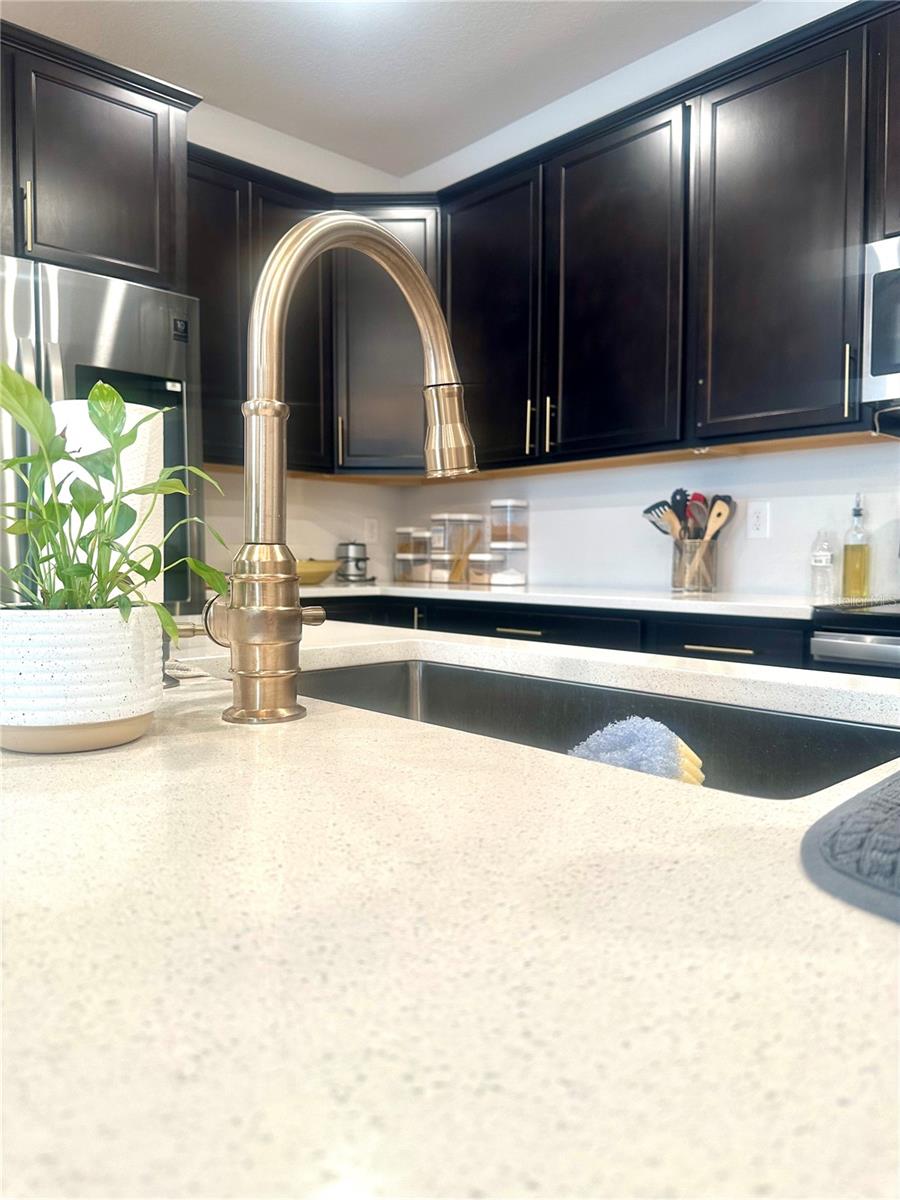 TB8532412 Property Photo 17