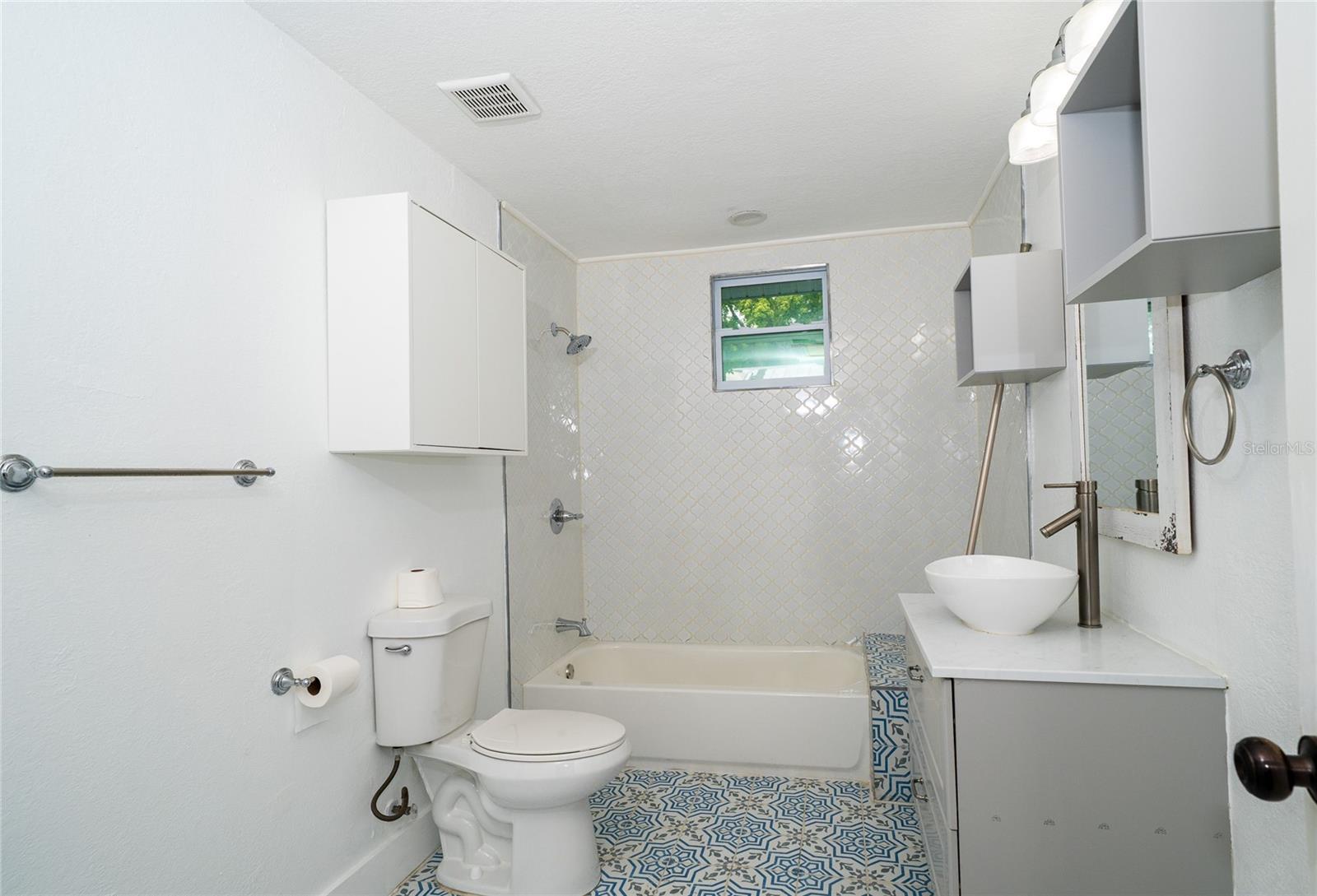 6704 N Taliaferro Ave Property Photo 19
