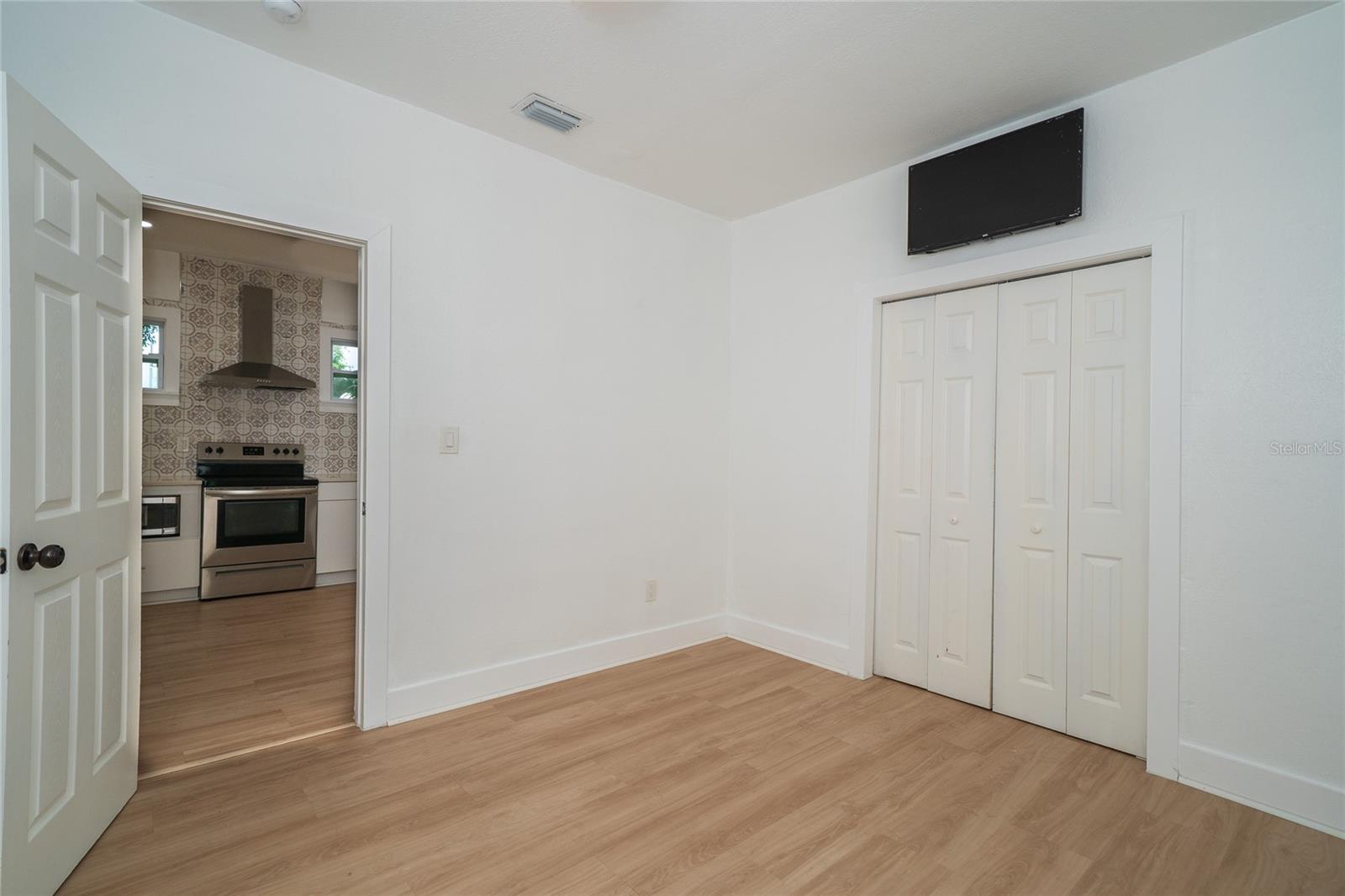 6704 N Taliaferro Ave Property Photo 22