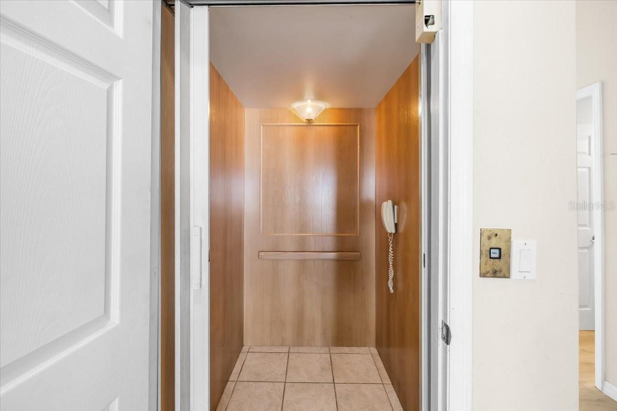 4295 Newport Dr Property Photo 5