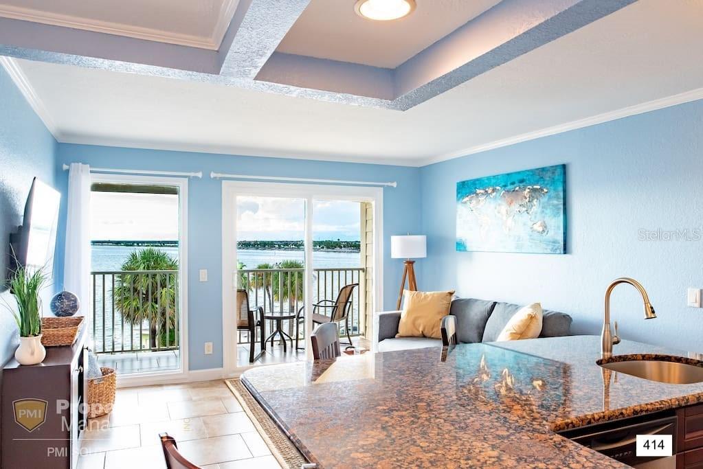 2506 N Rocky Point Dr #414 Property Photo 2