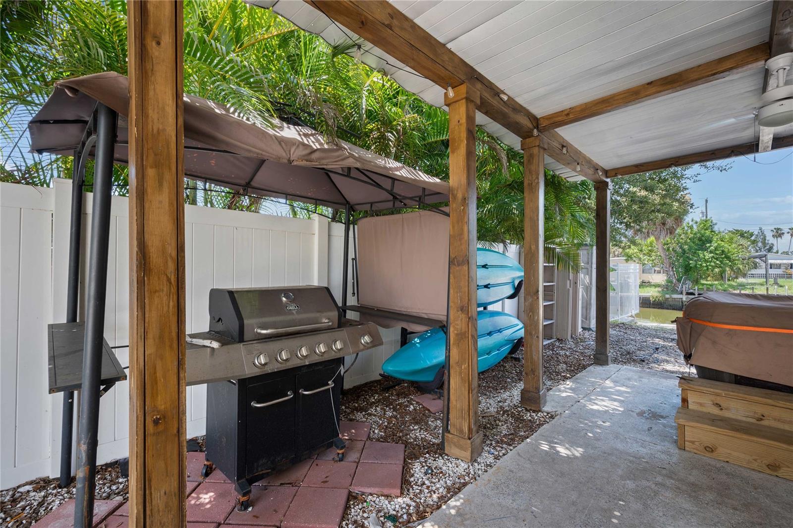 6833 Flicker Ln Property Photo 15