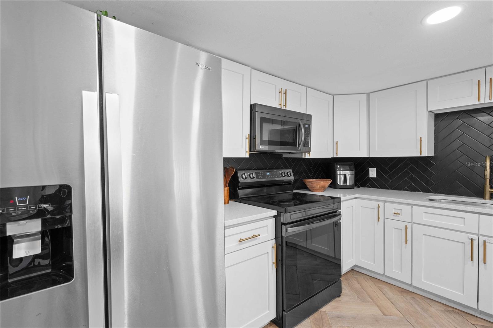 6833 Flicker Ln Property Photo 22