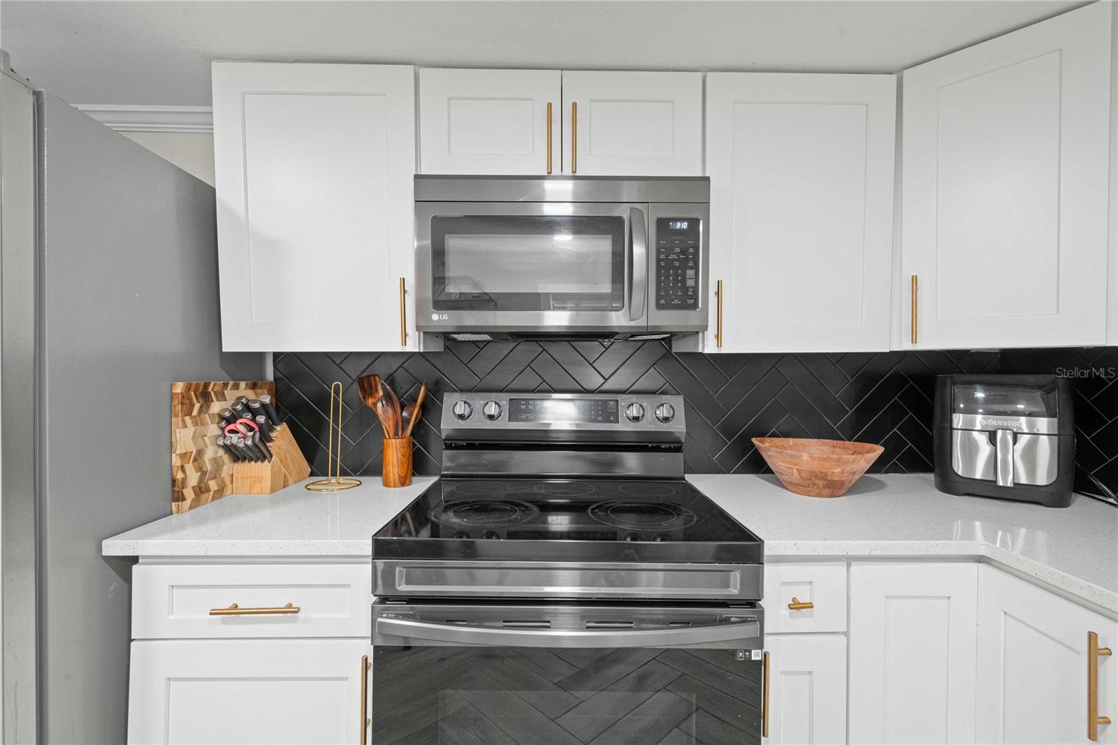 6833 Flicker Ln Property Photo 23