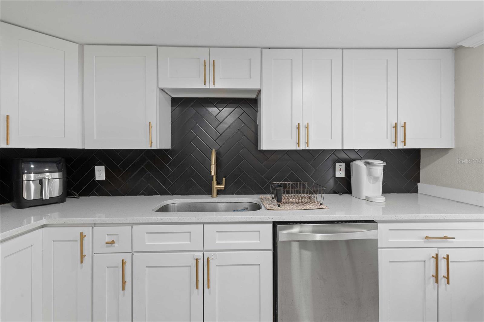 6833 Flicker Ln Property Photo 24