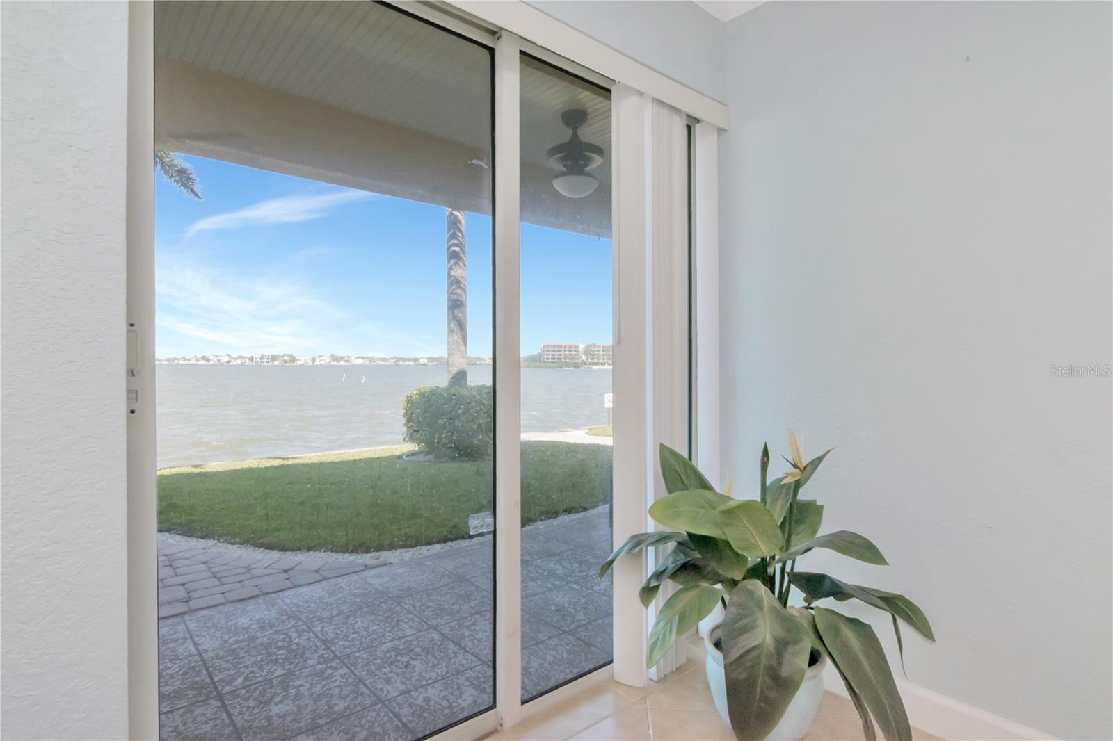 2675 St Josephs Dr E #b Property Photo 18