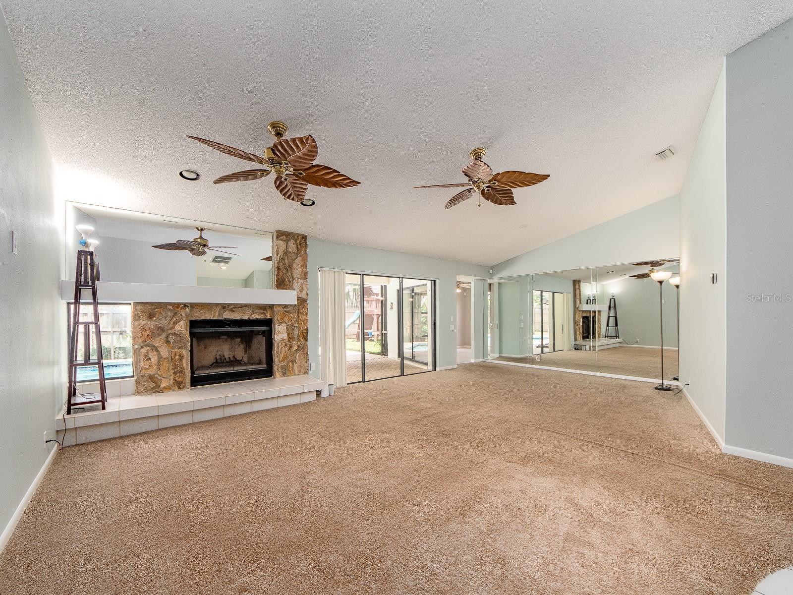 1612 Midnight Pass Way Property Photo 4