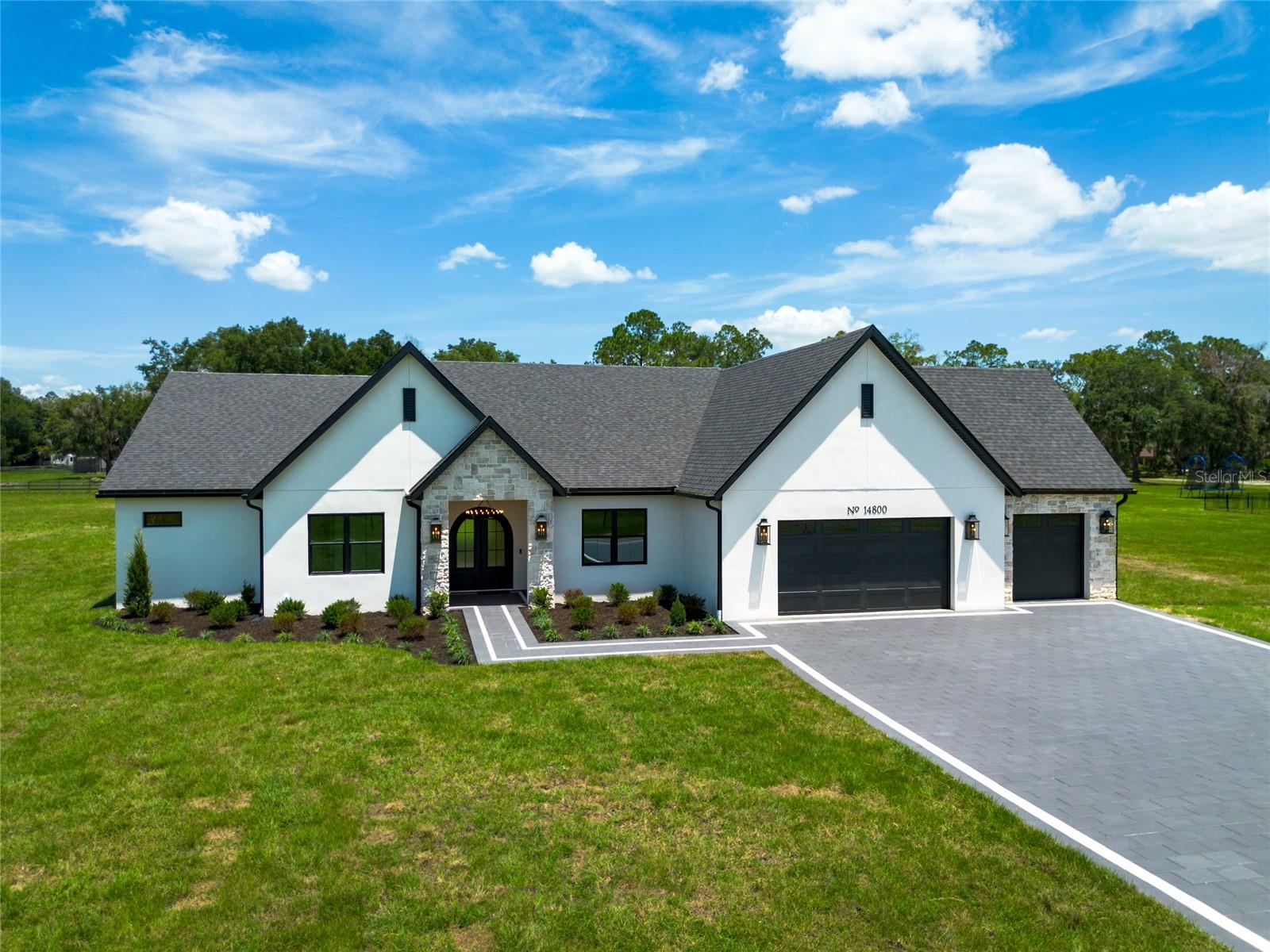 14800 Mim Pl Property Photo 3