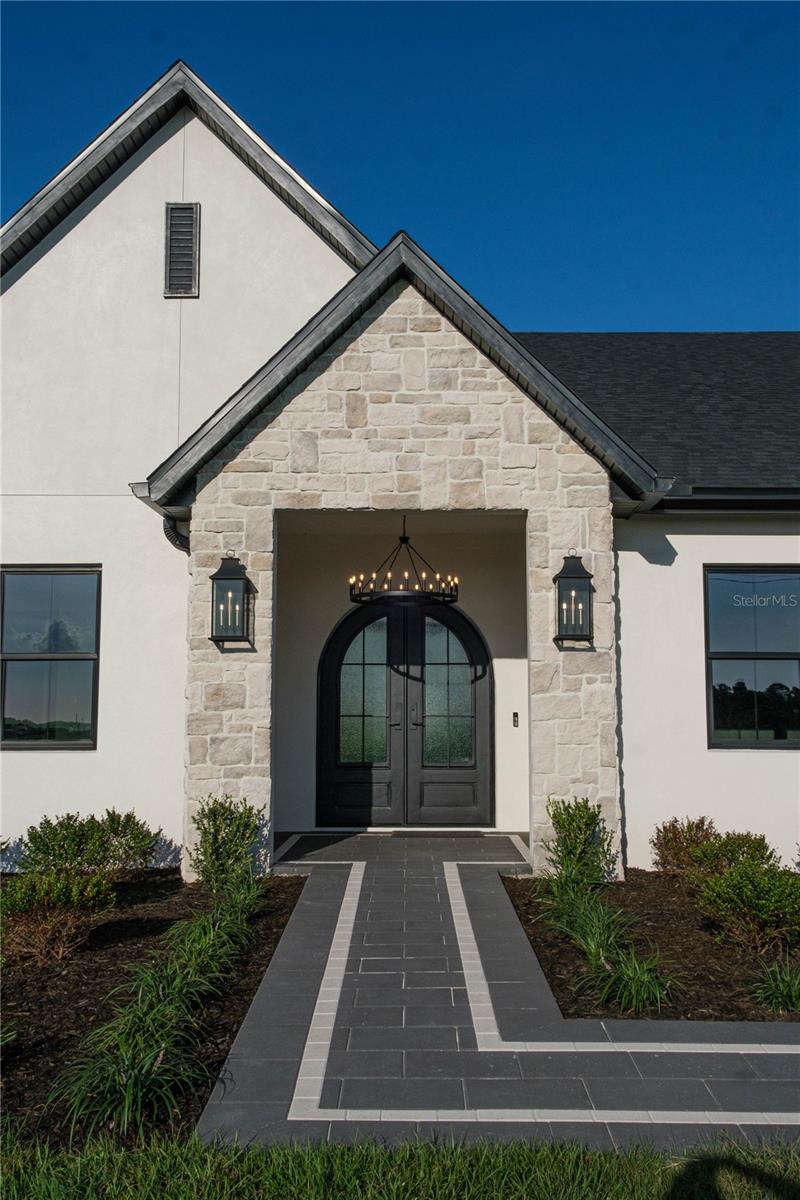 14800 Mim Pl Property Photo 5