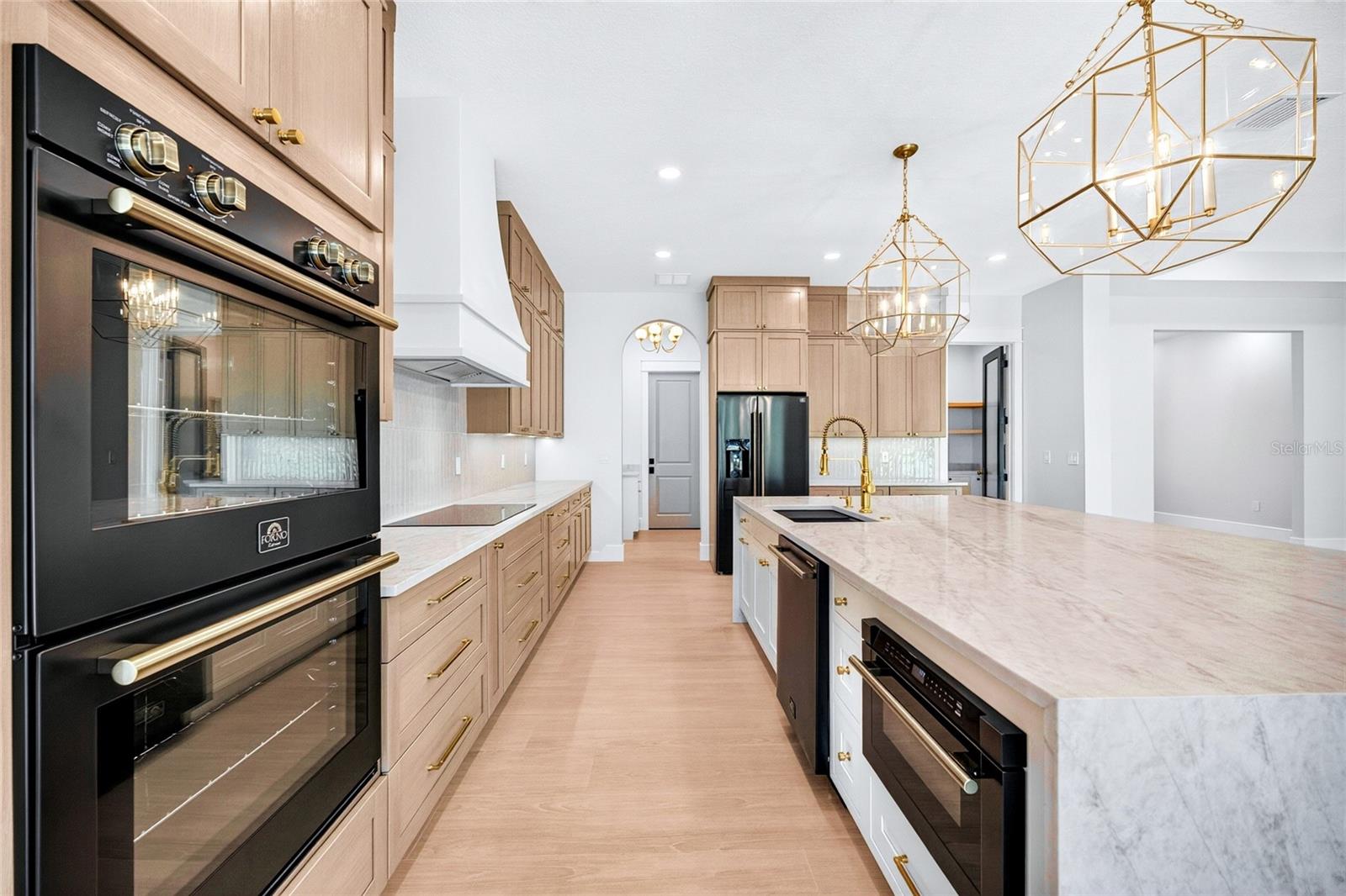 14800 Mim Pl Property Photo 13