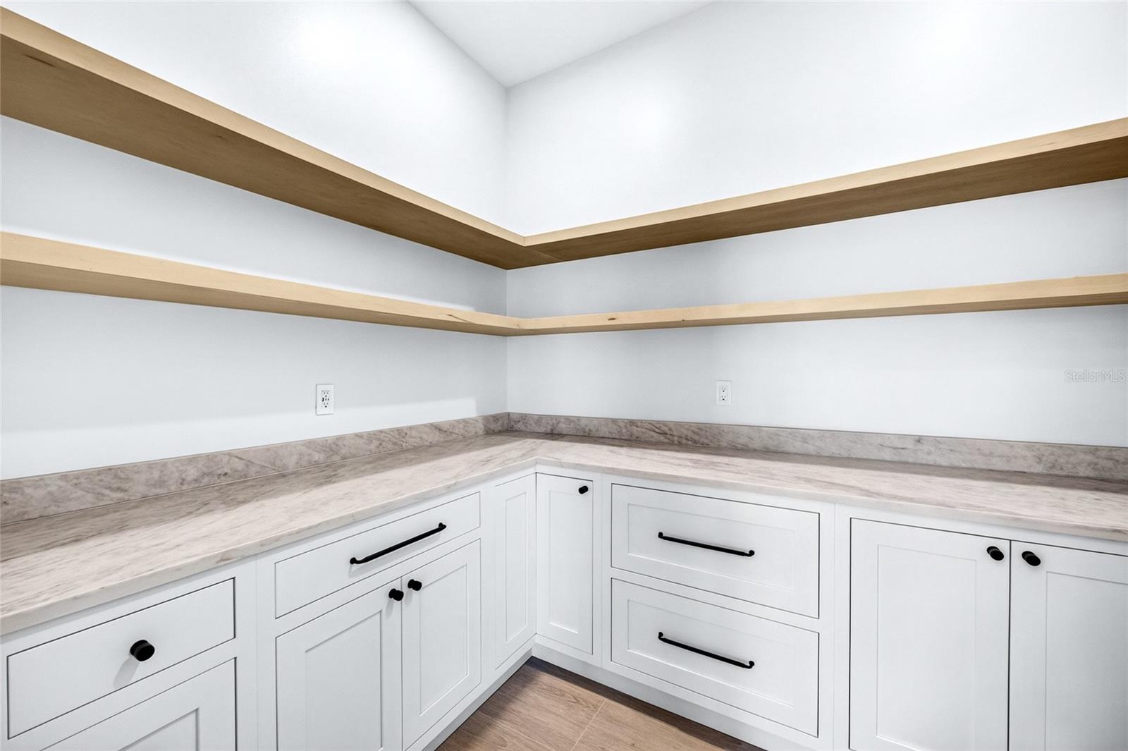 14800 Mim Pl Property Photo 33